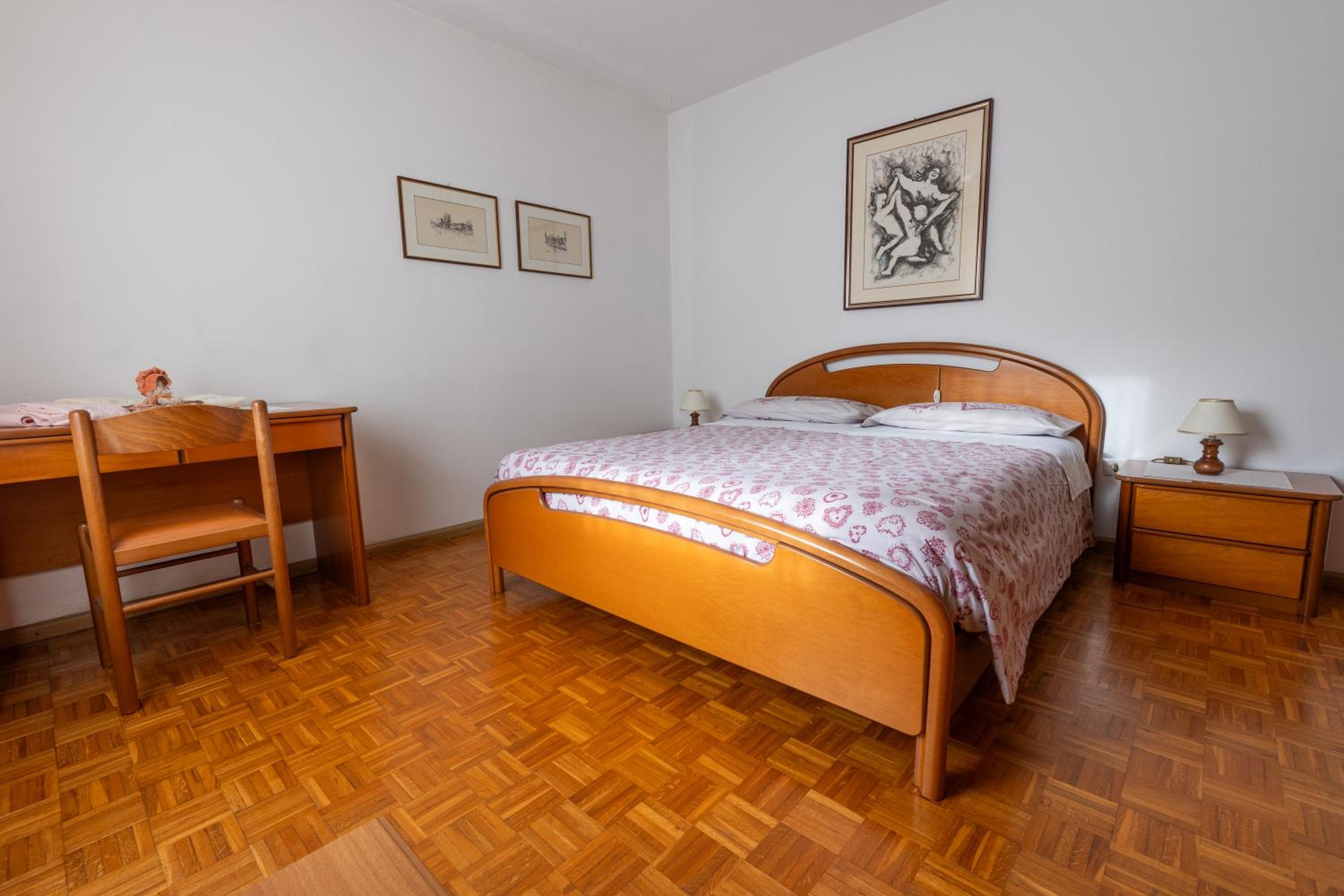 Three-Bedroom Apartment with Mountain View photo 2