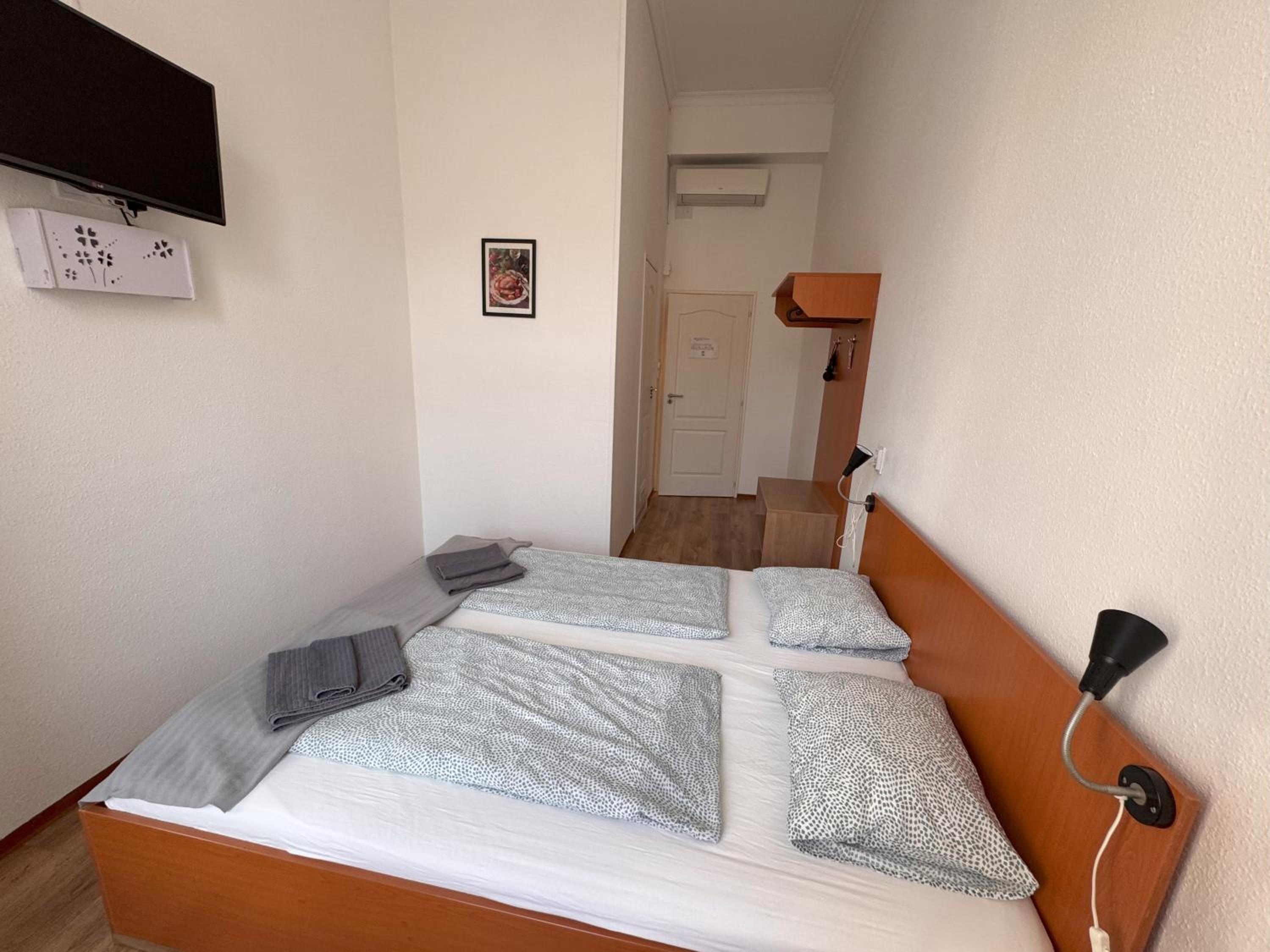 Double or Twin Room — the supplier's photographs — photo 5