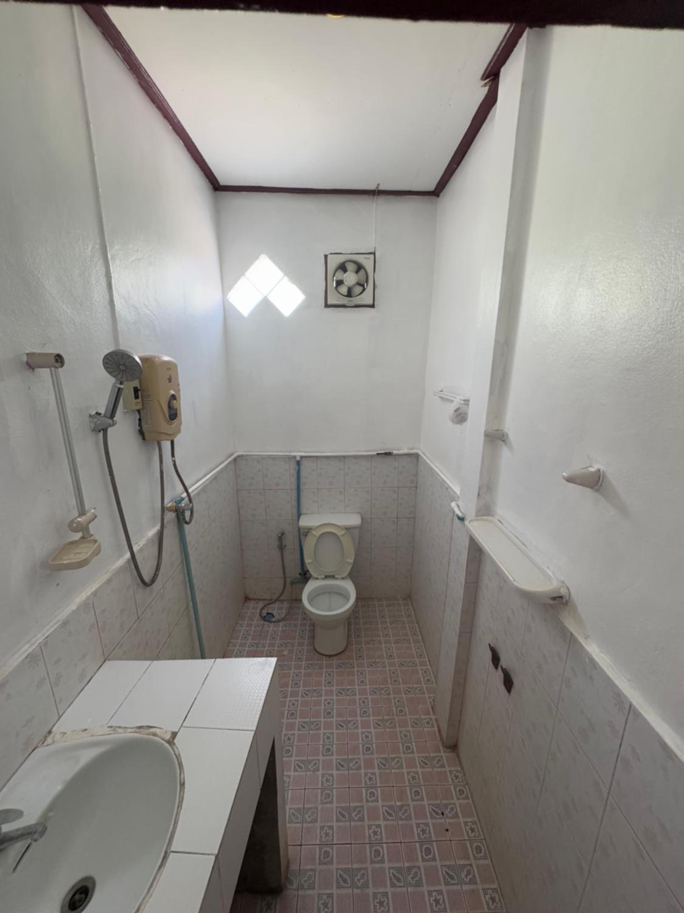 Triple Room with Private Bathroom photo 2