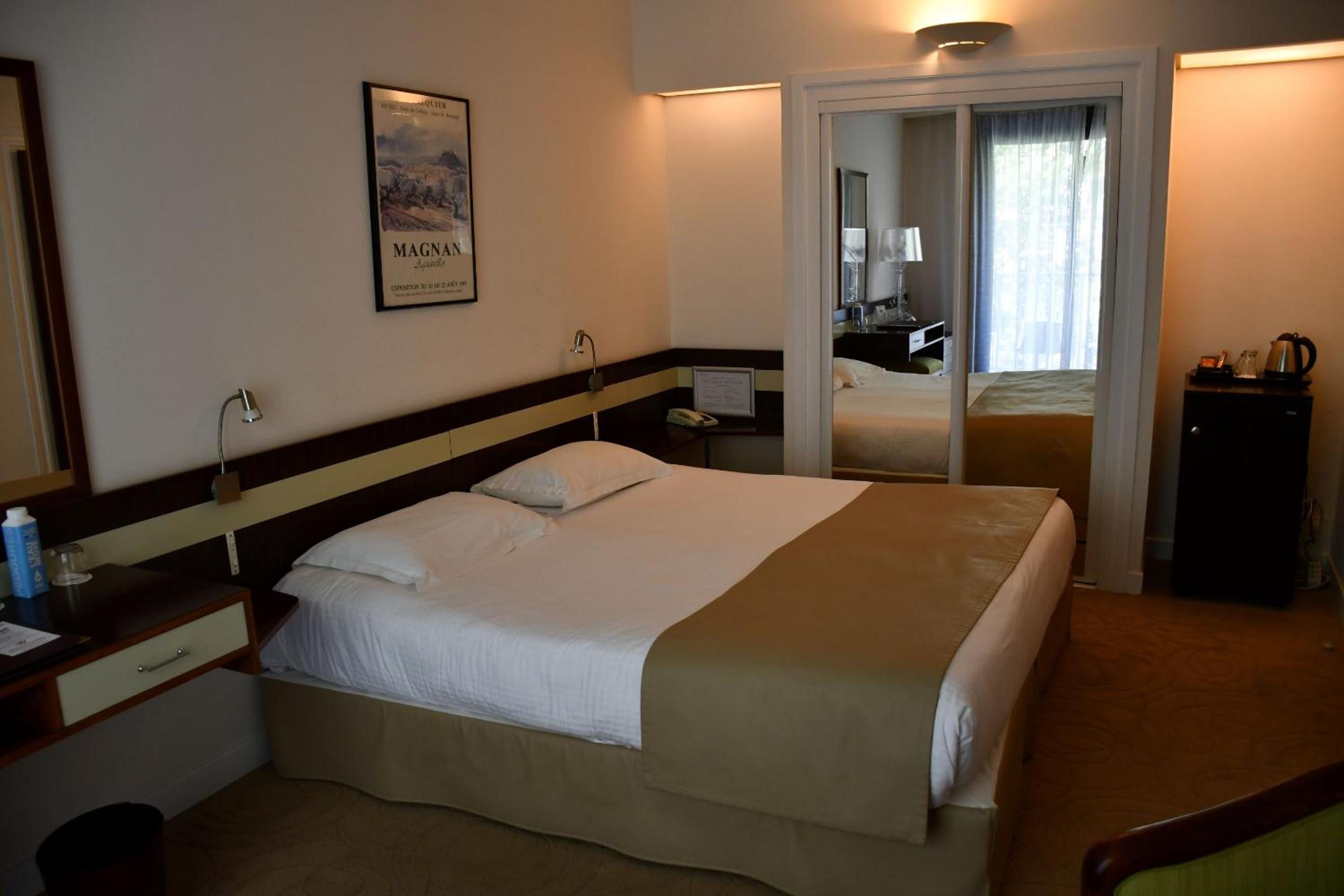 Superior Room with Balcony - Photo 1