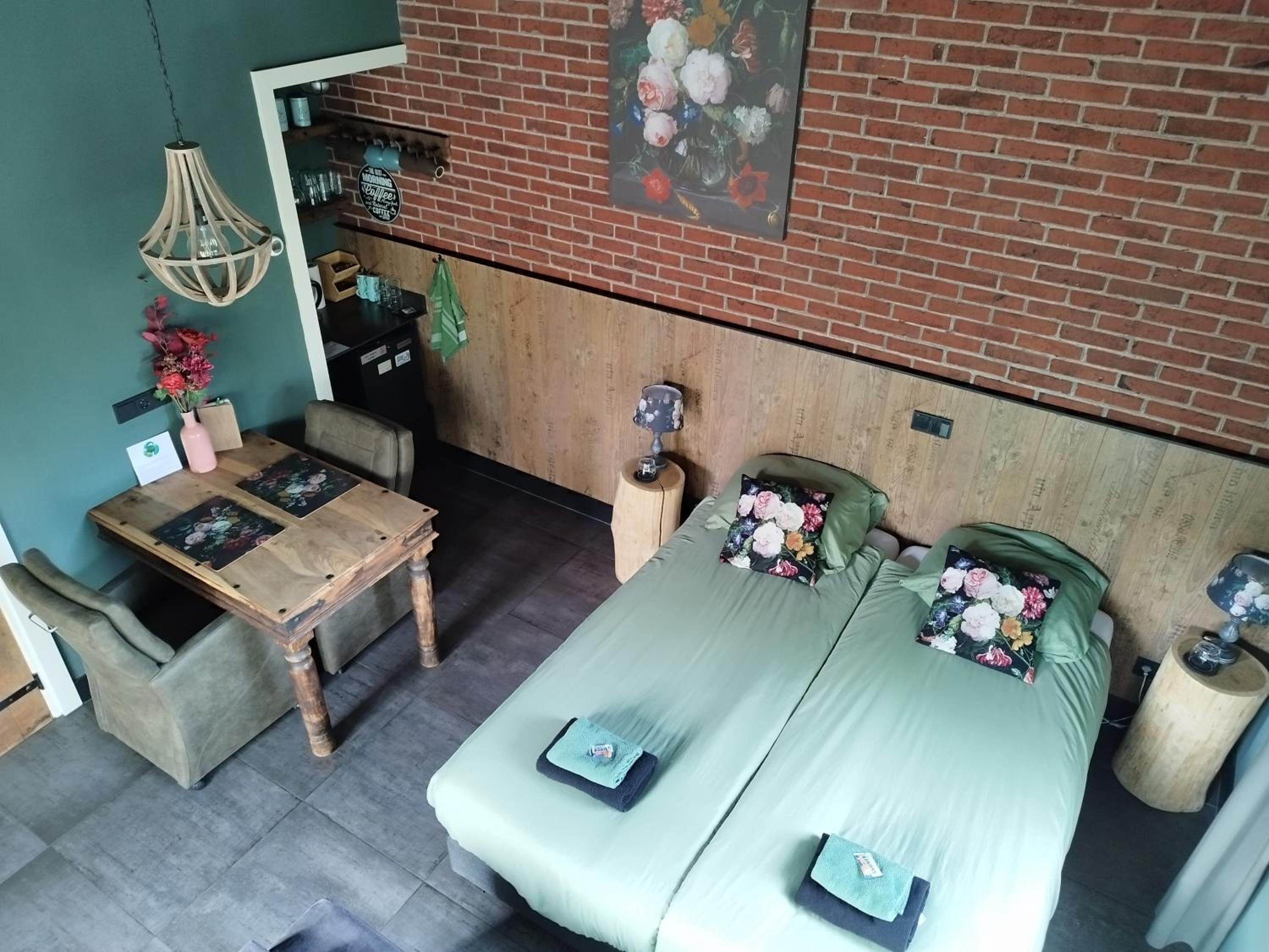 Deluxe Twin Room - Photo 2