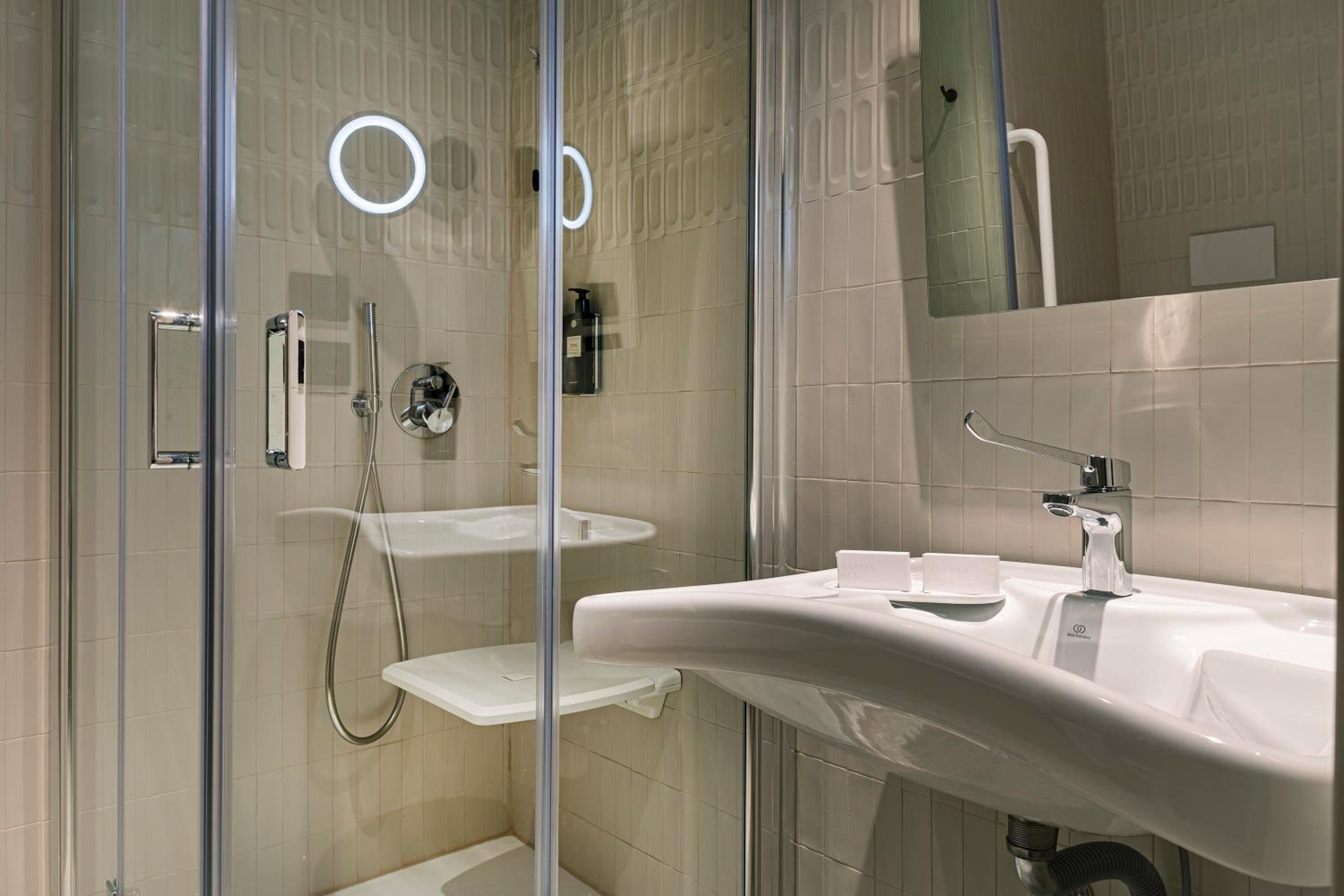 Prestige Accessible Double Room  - Photo 4