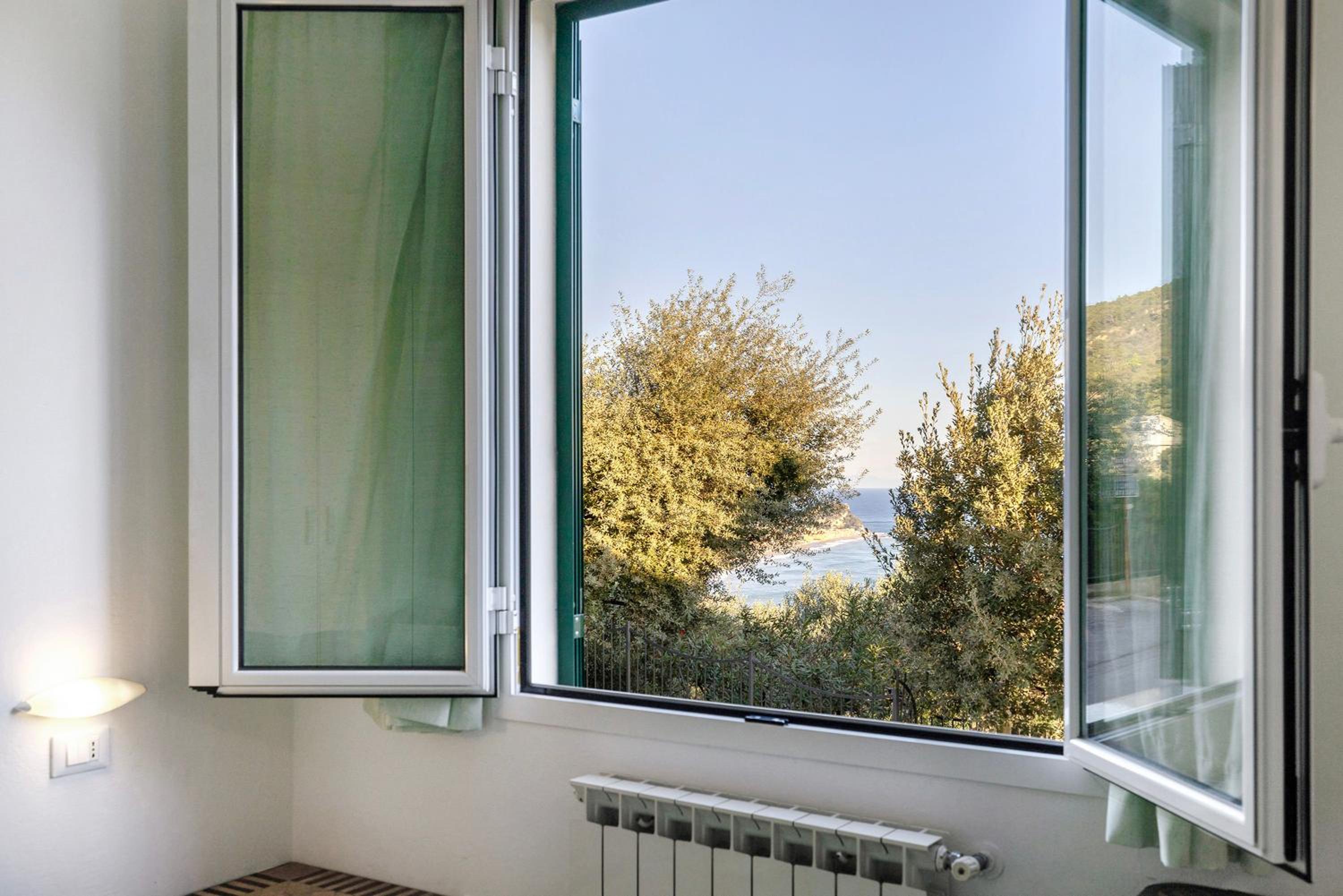 Studio Apartment with Sea View photo 3