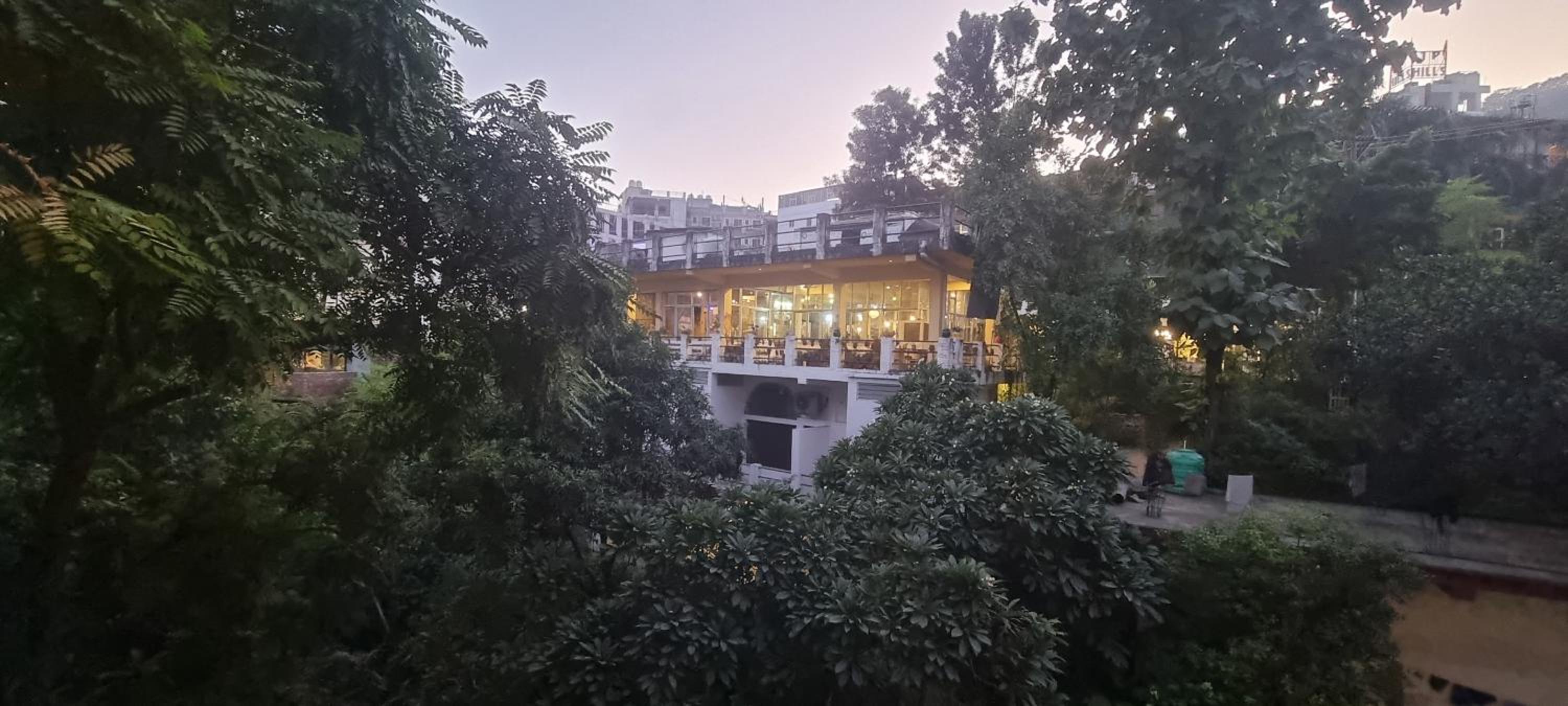 带阳台的豪华双人房