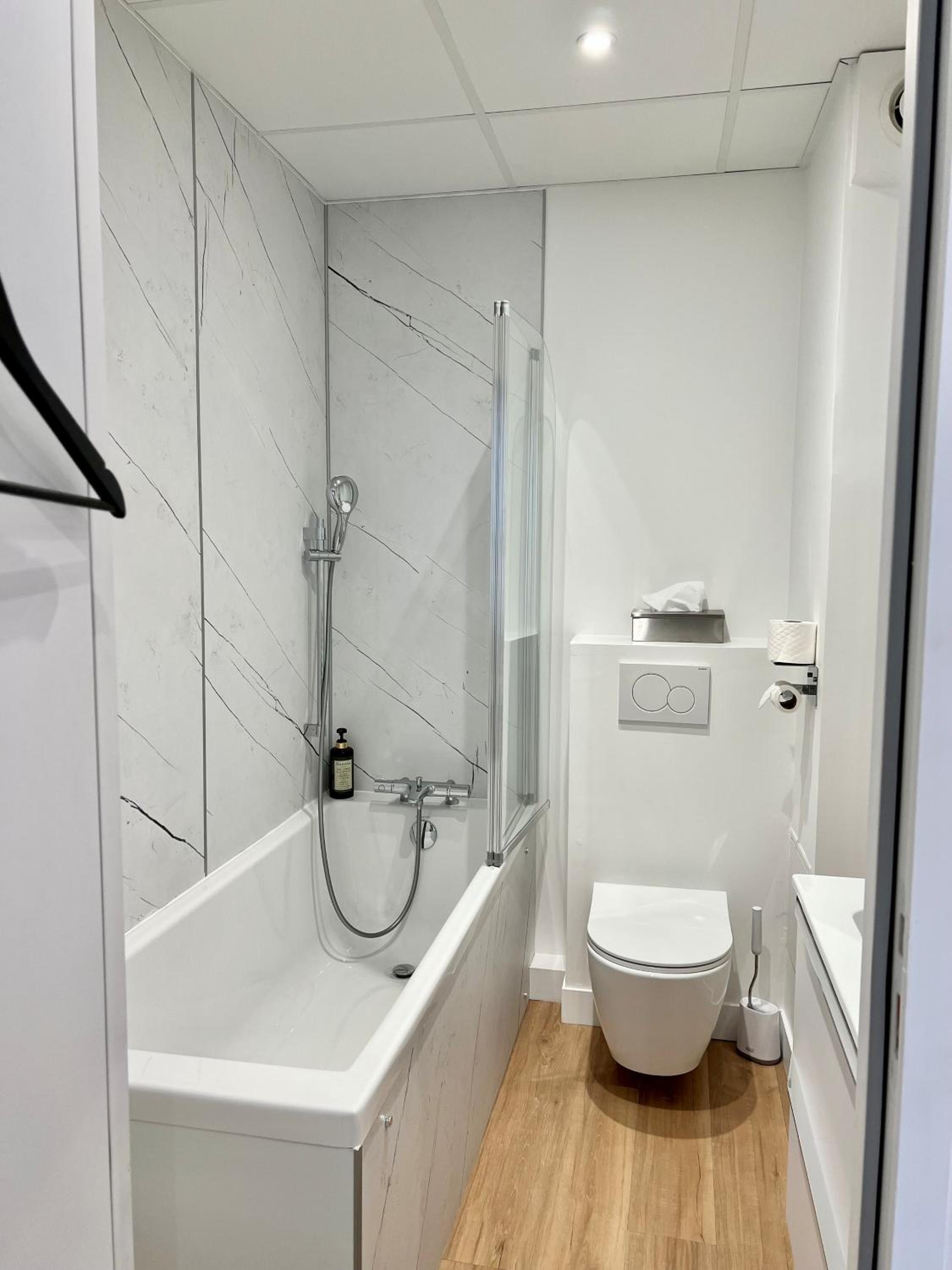 Standard Double Room - Photo 4