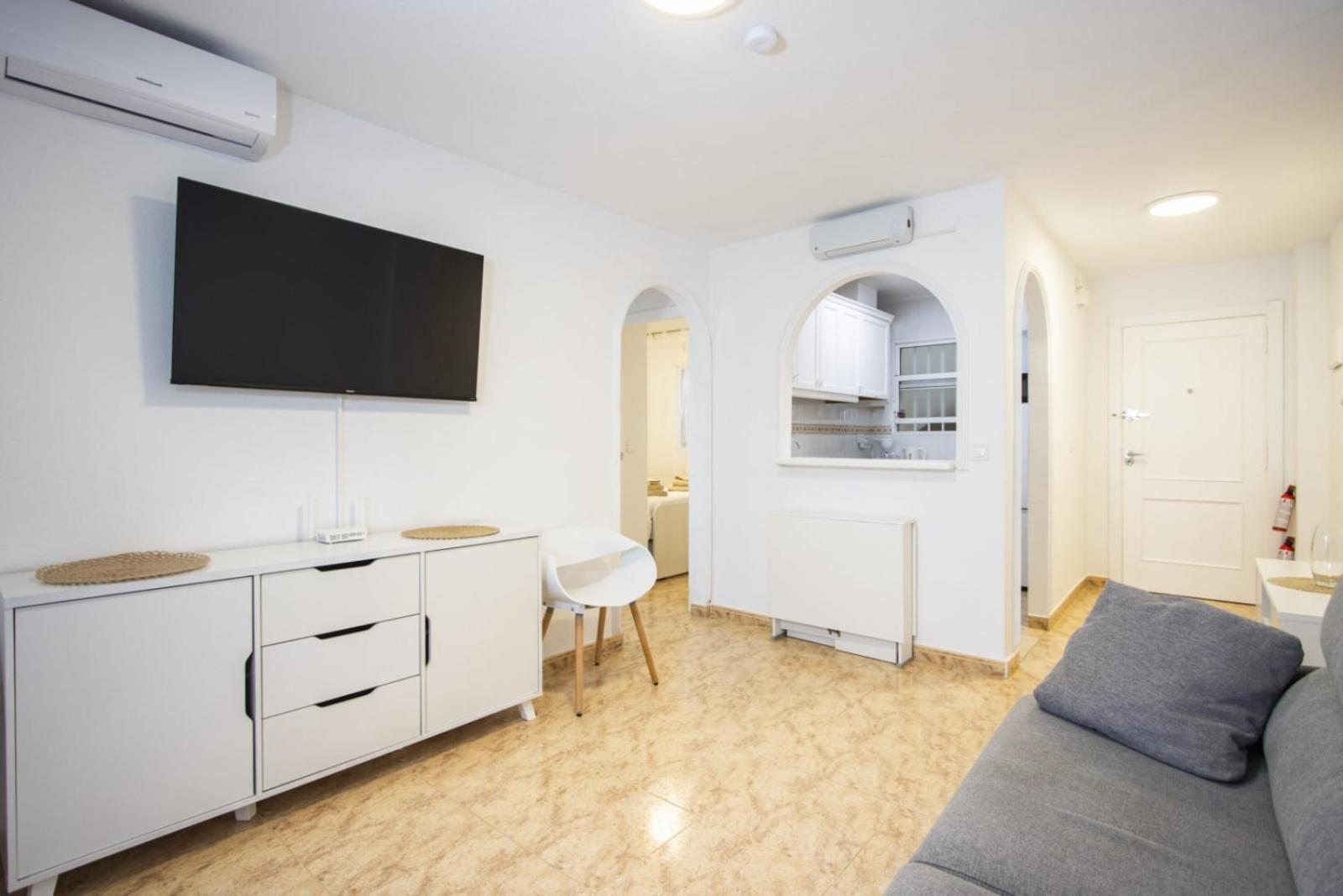 Apartamento de dos habitaciones con balcón