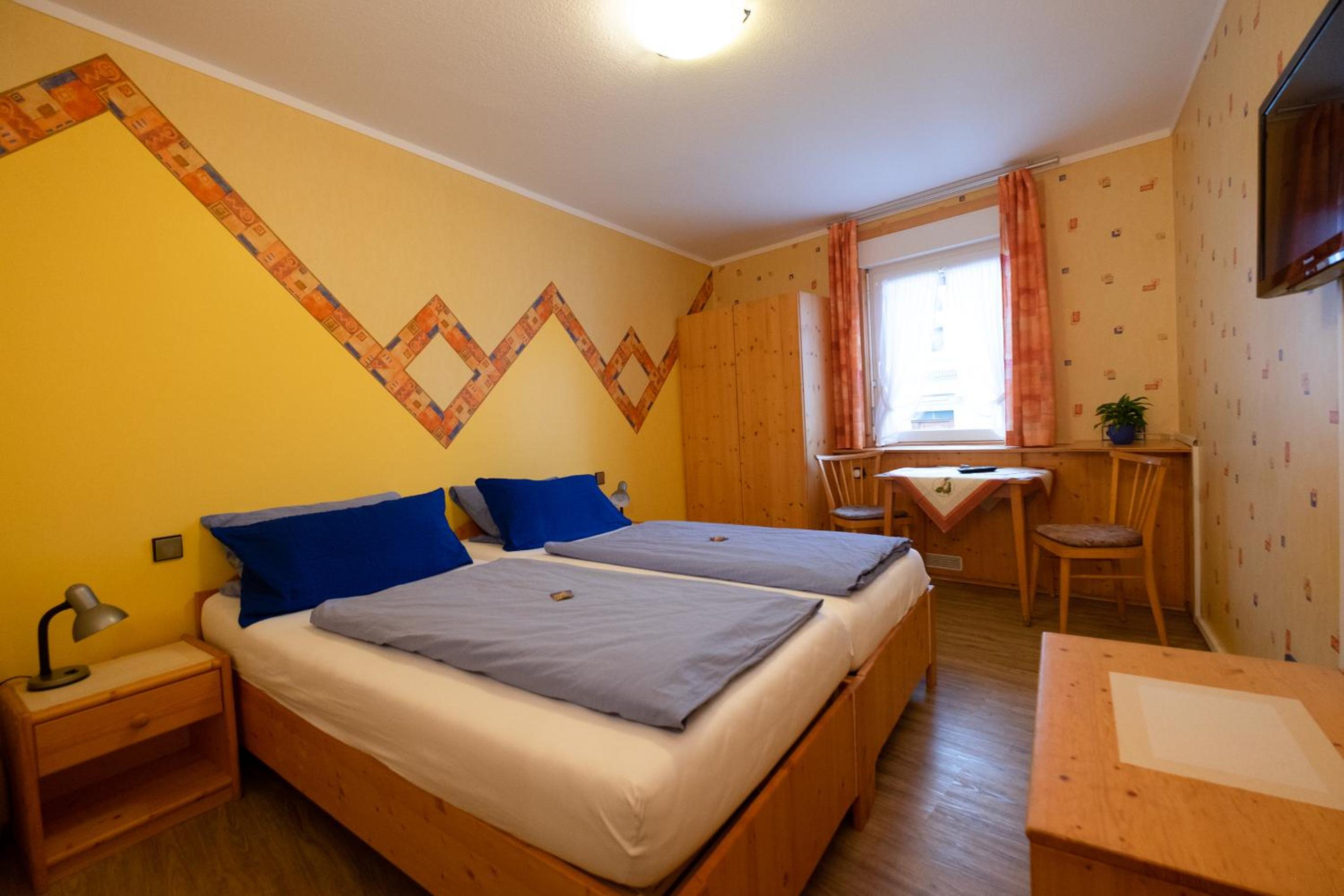 Standard Double Room with two extra beds photo 1
