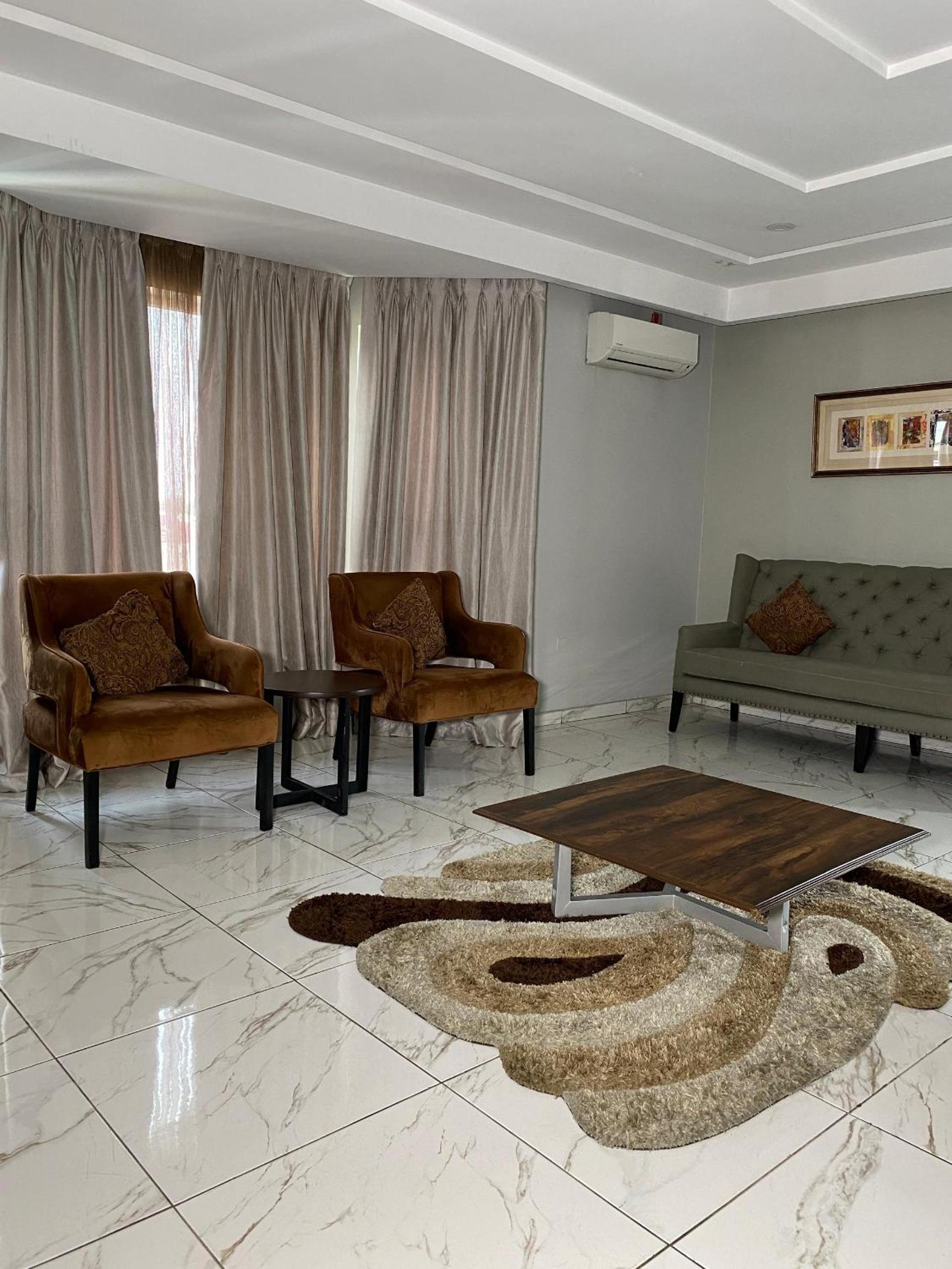 Executive Suite photo 1