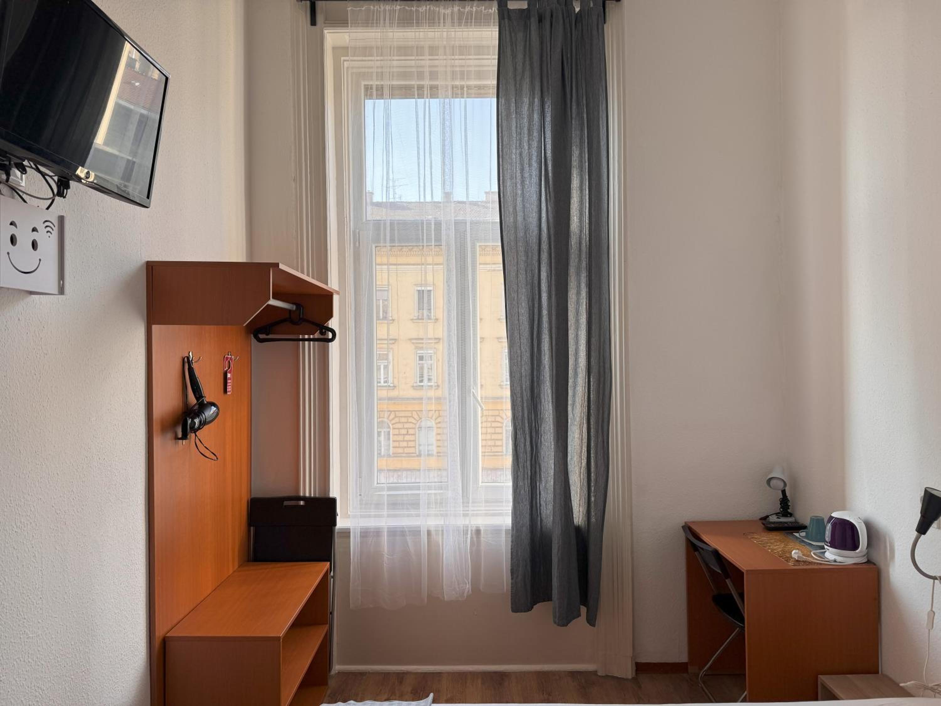 Double or Twin Room — the supplier's photographs — photo 3