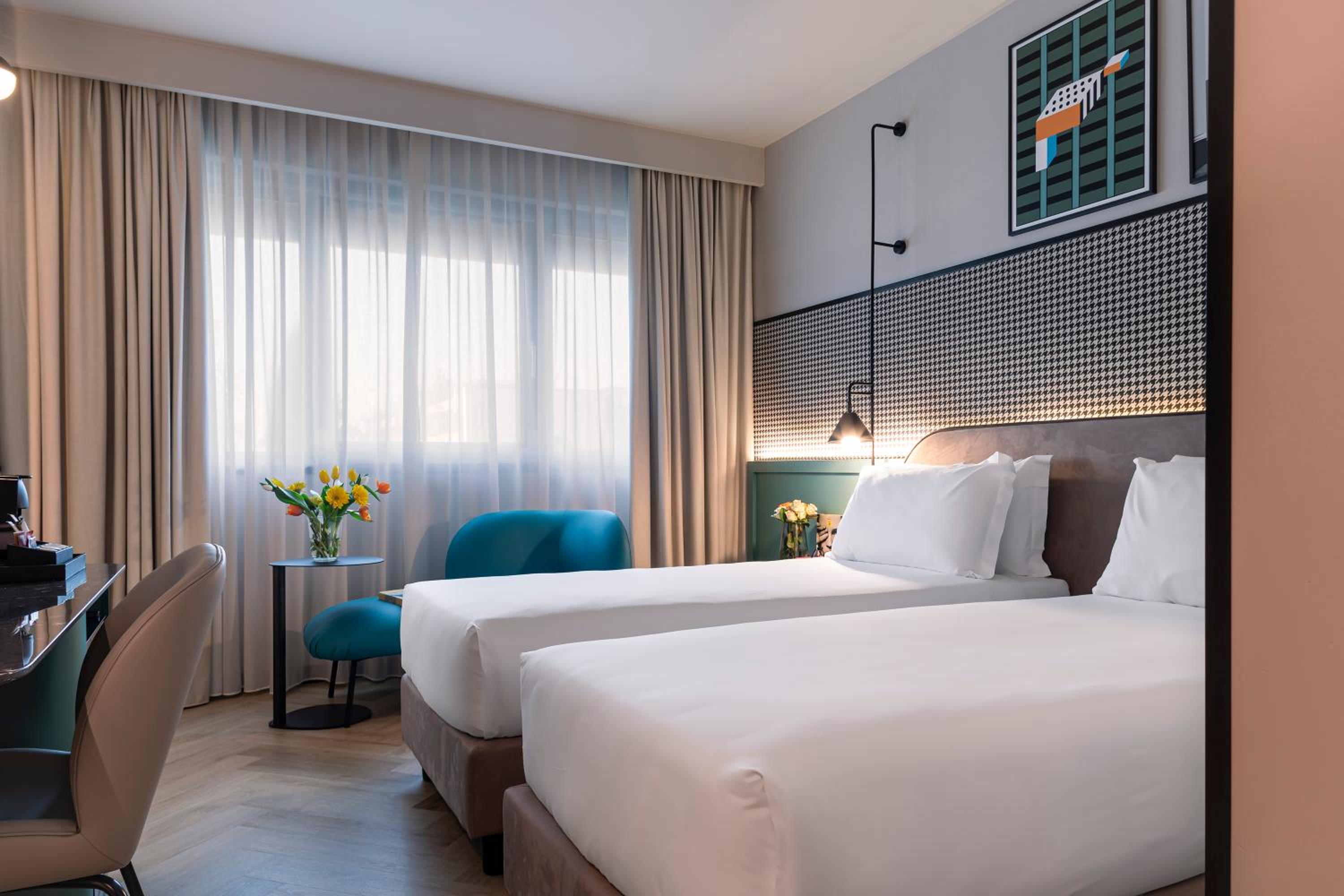 Prestige Twin Room - Photo 1