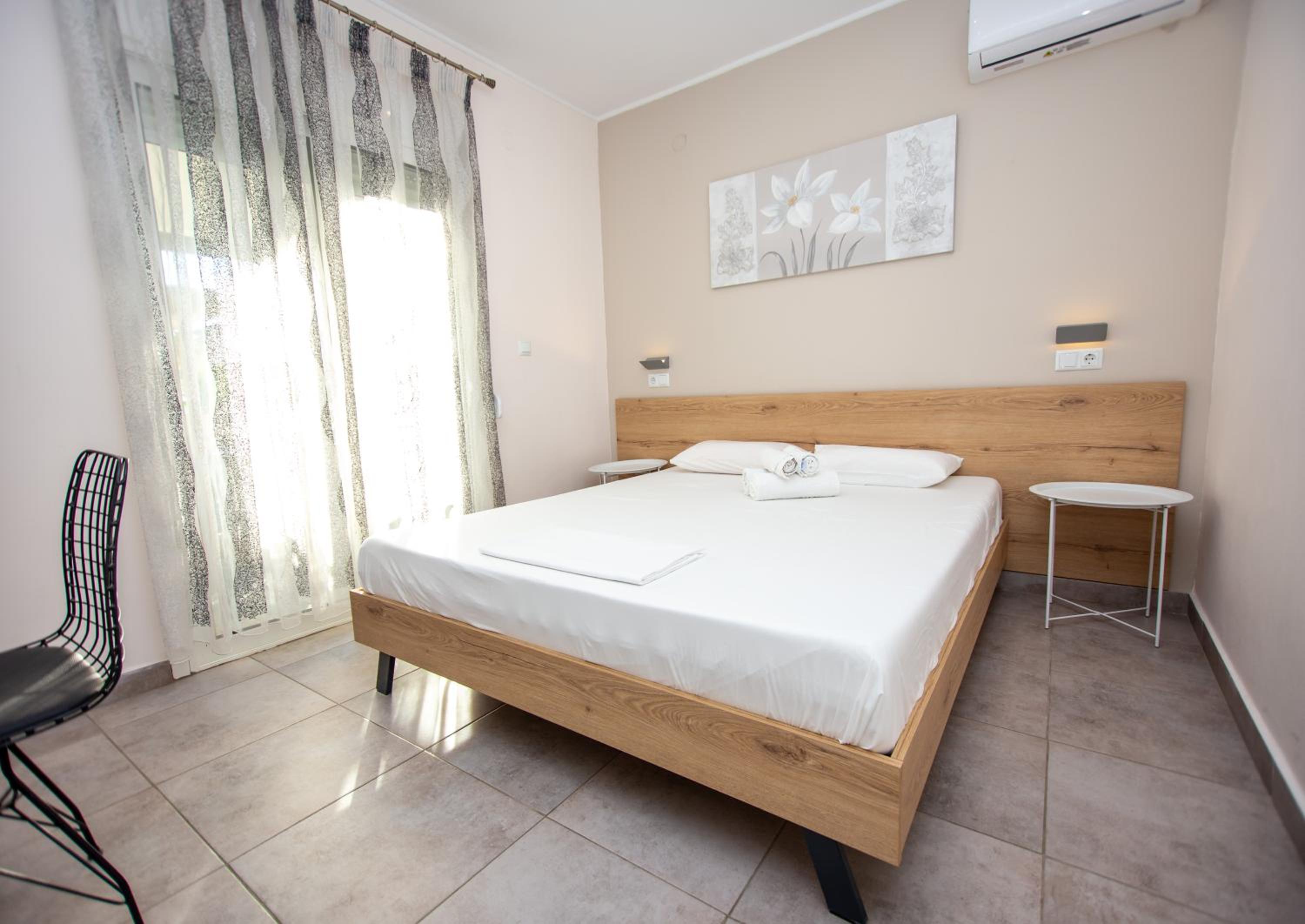 One-Bedroom Deluxe Apartment