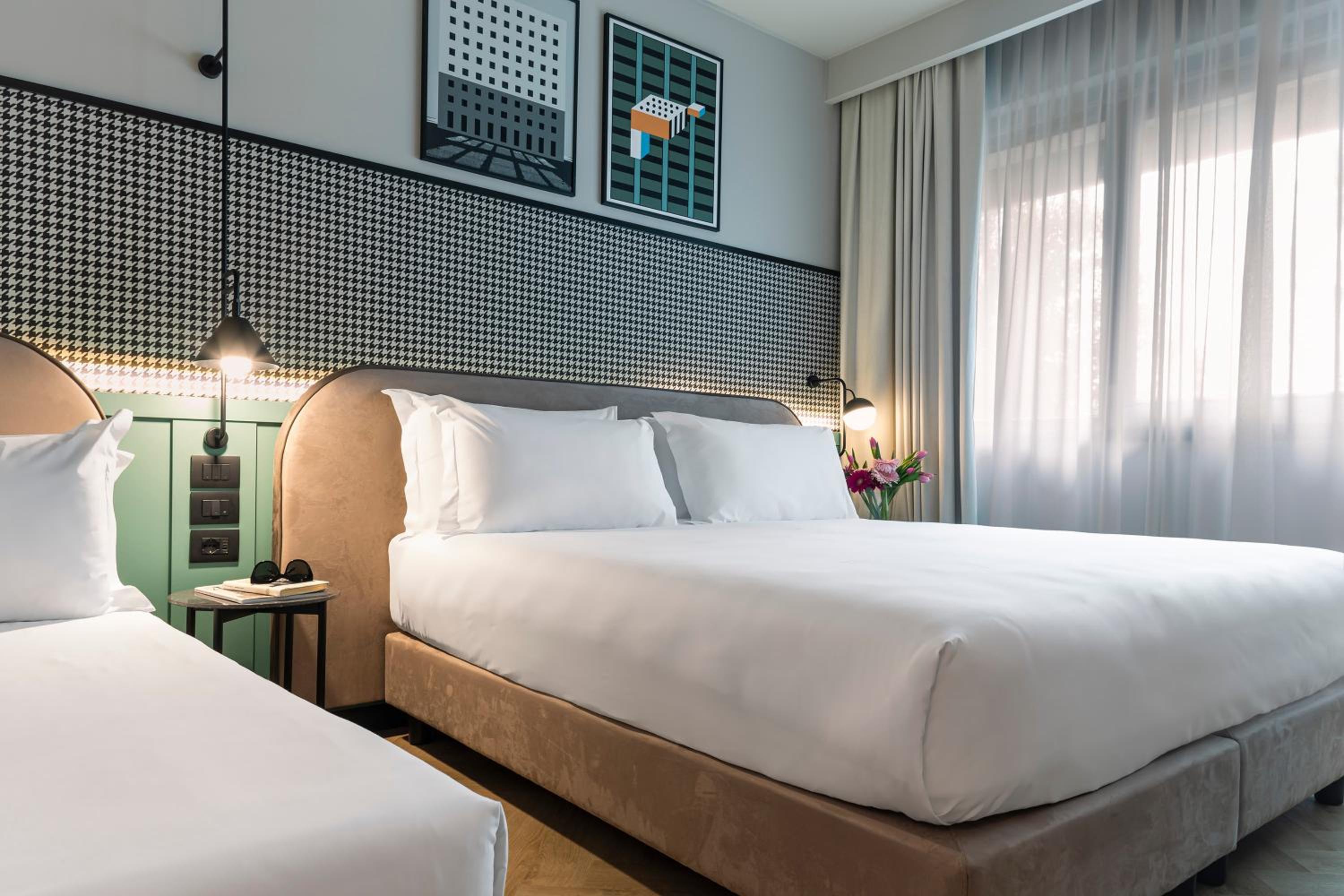 Prestige Triple Room - Photo 4