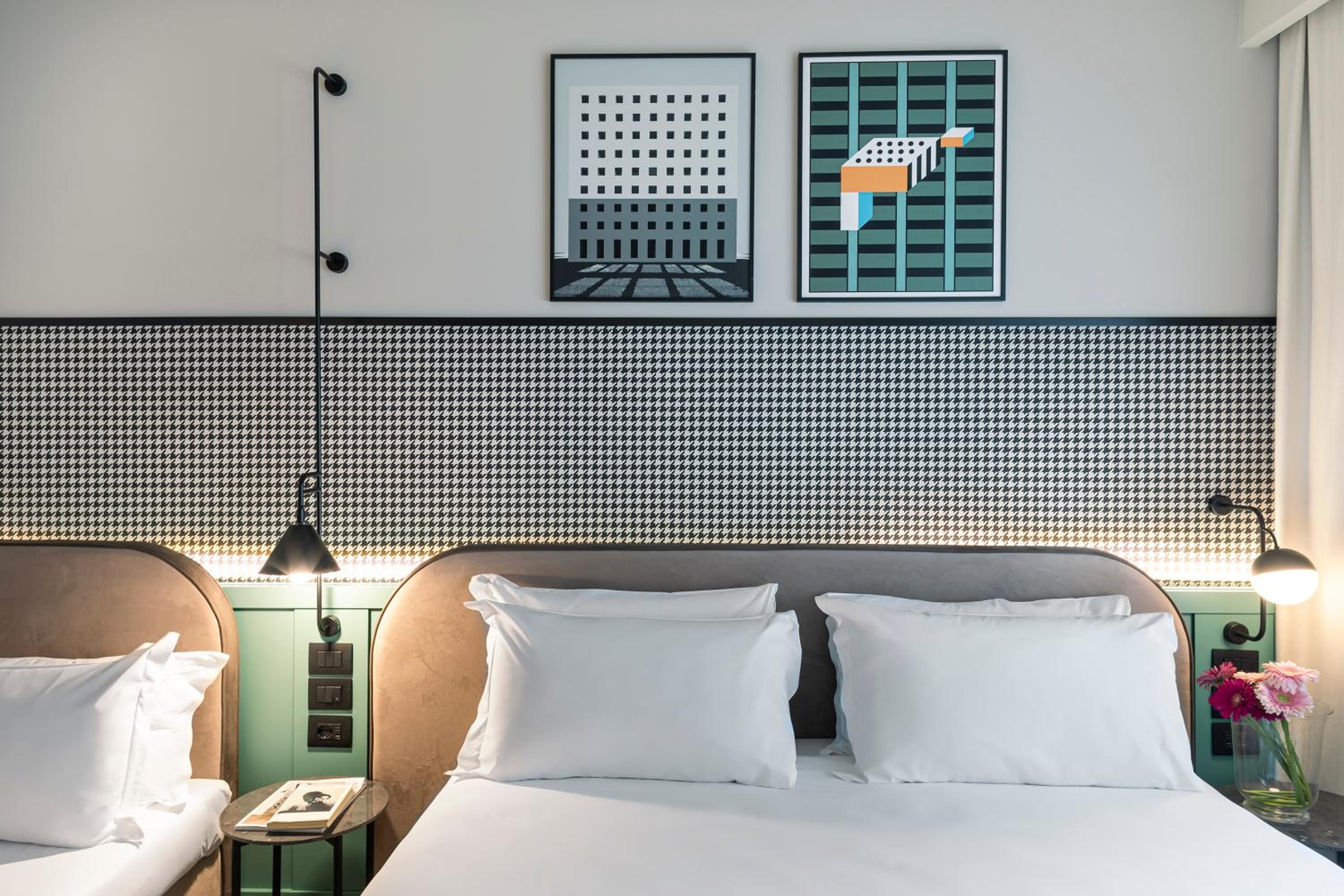Prestige Triple Room - Photo 6