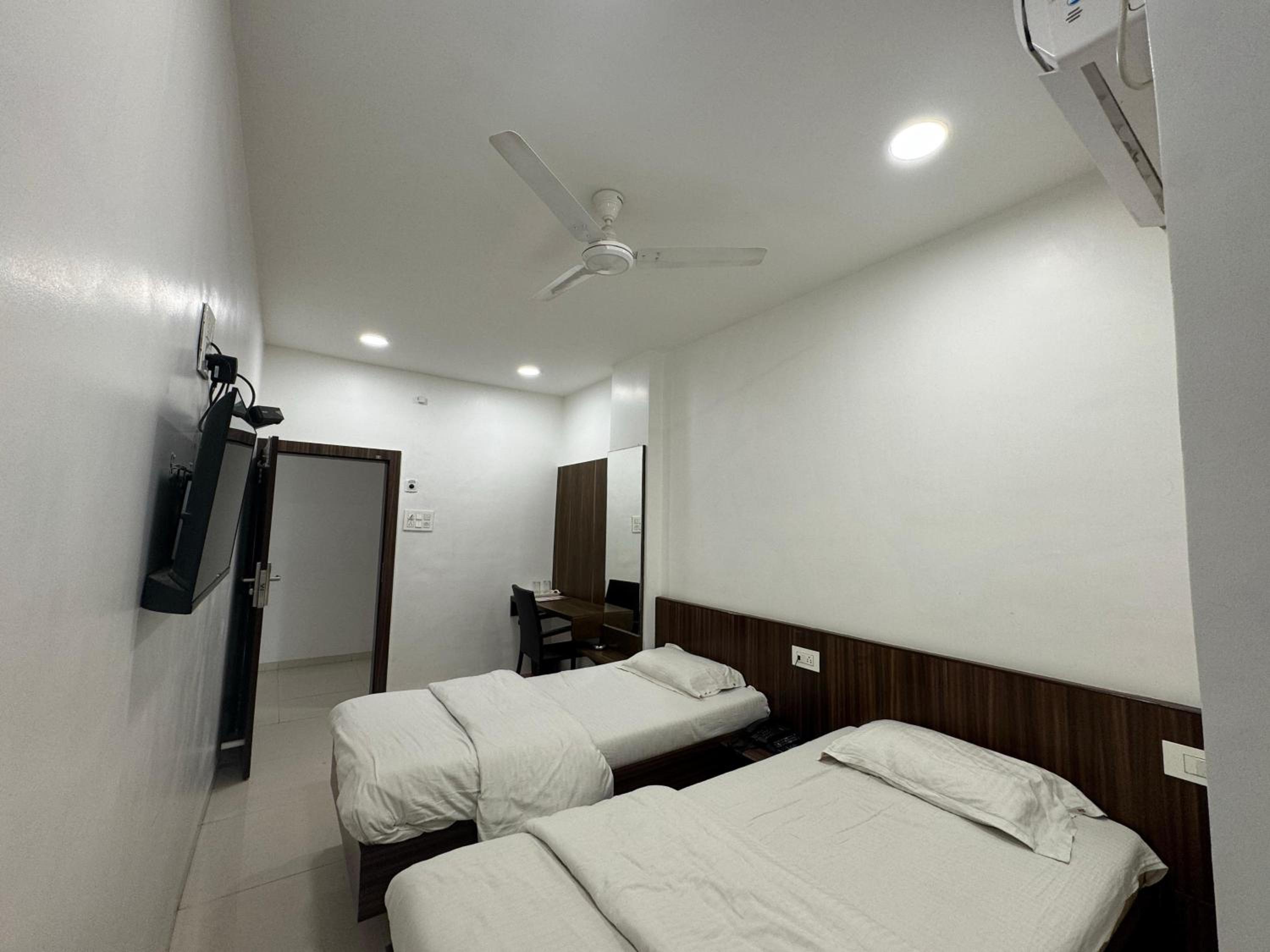 Superior Double Room - Photo 8
