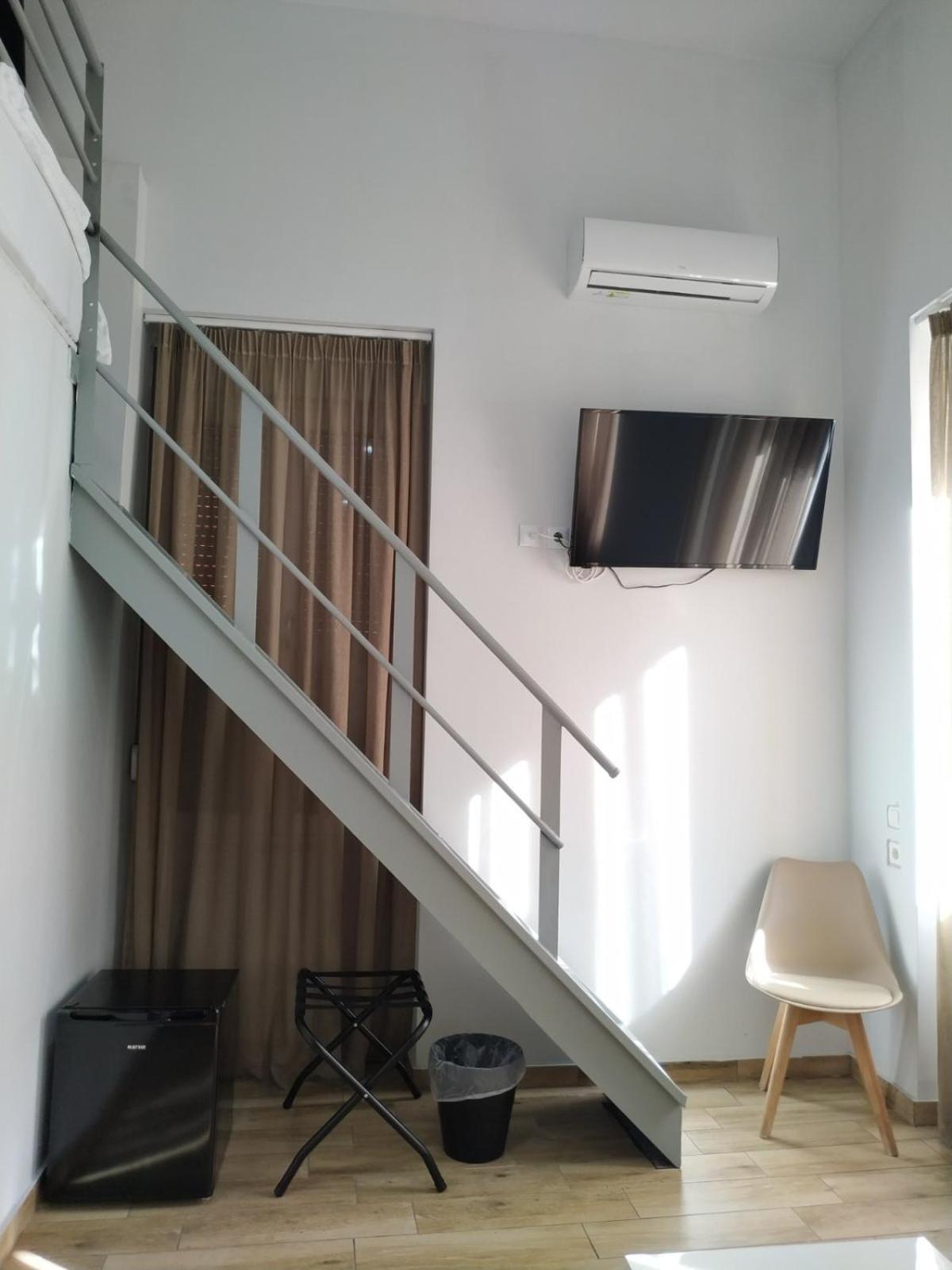Standard Family Room photo 1