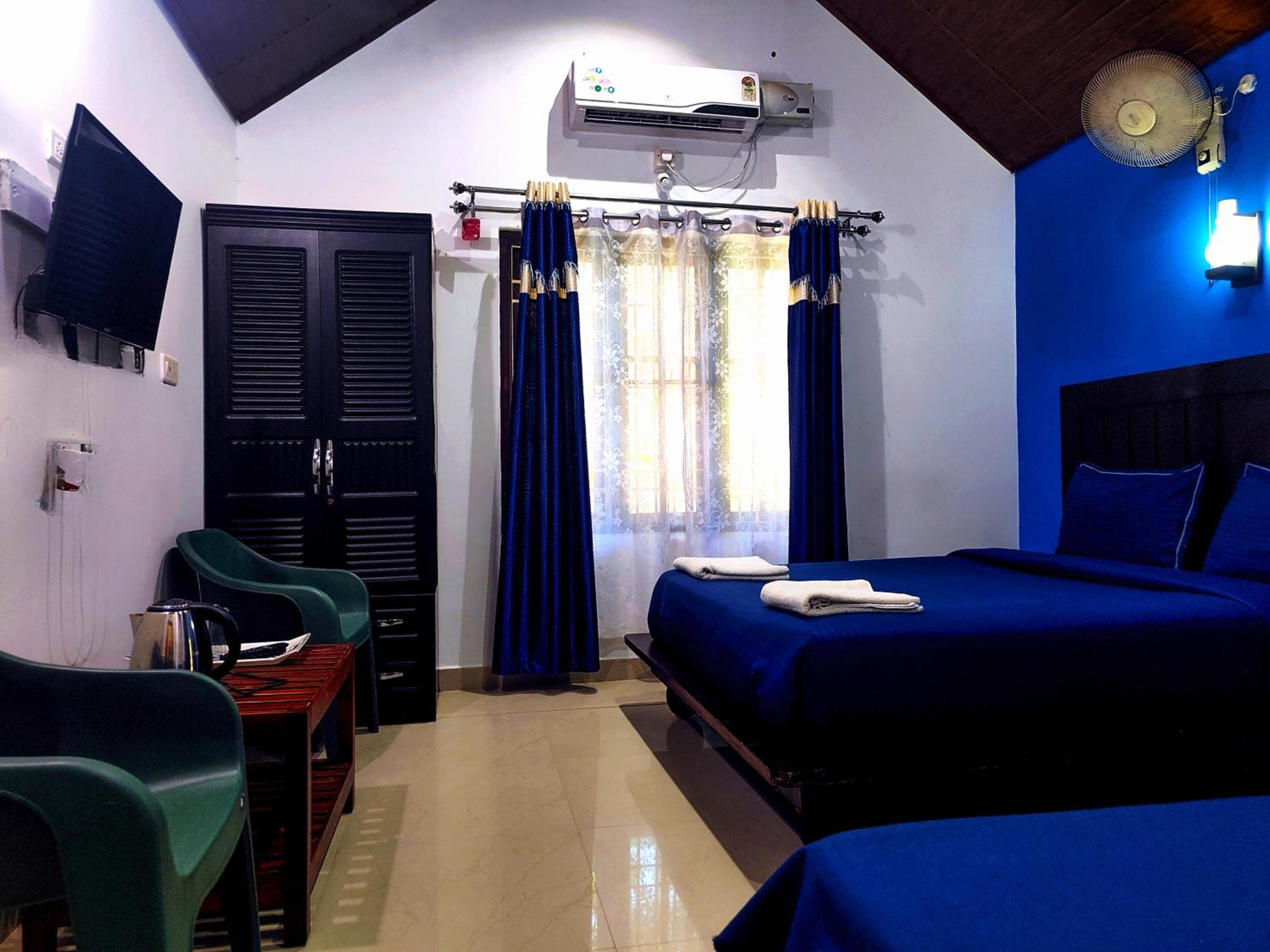 Economy Twin Room photo 1