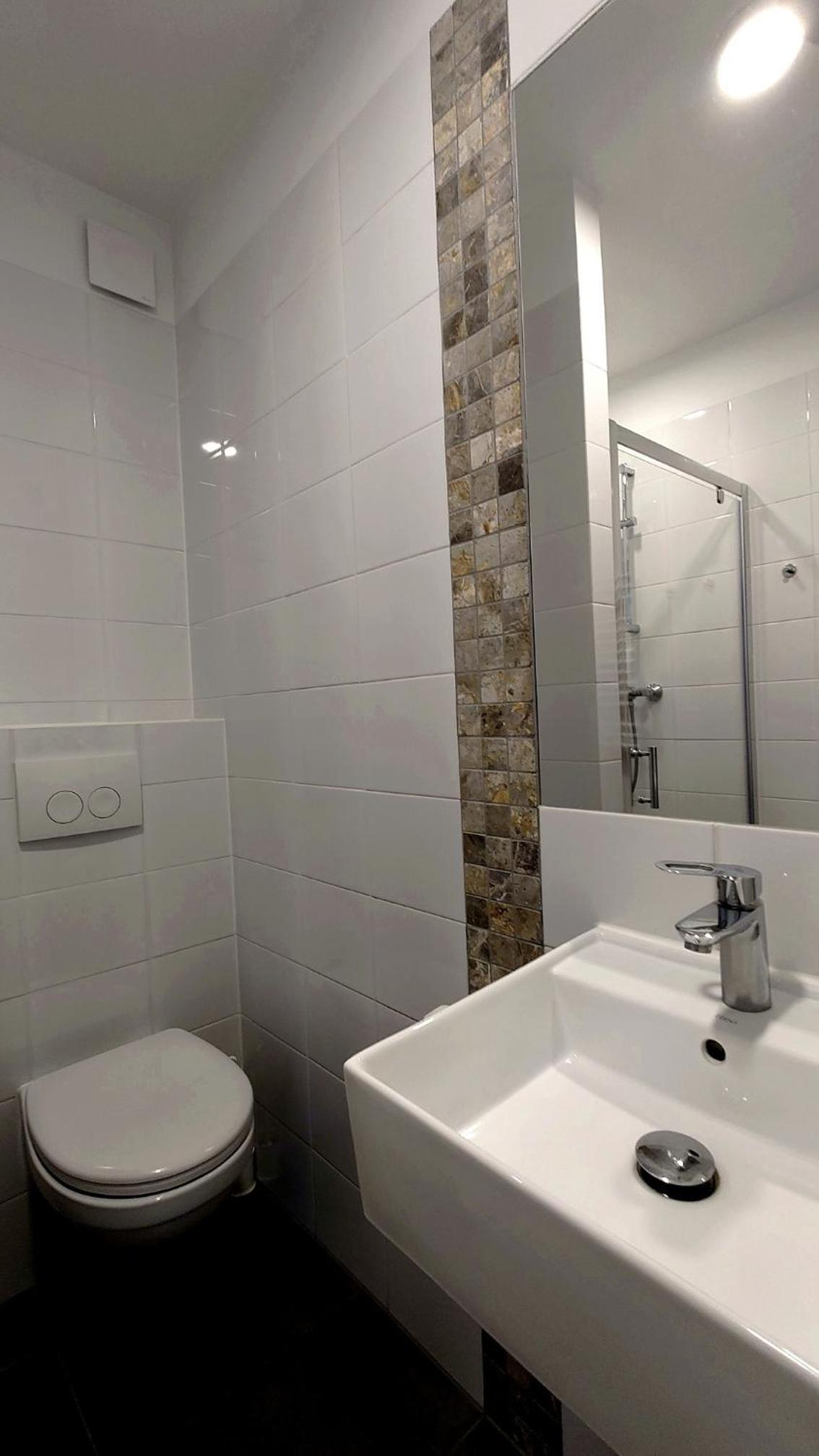 Single Room with Private Bathroom photo 2