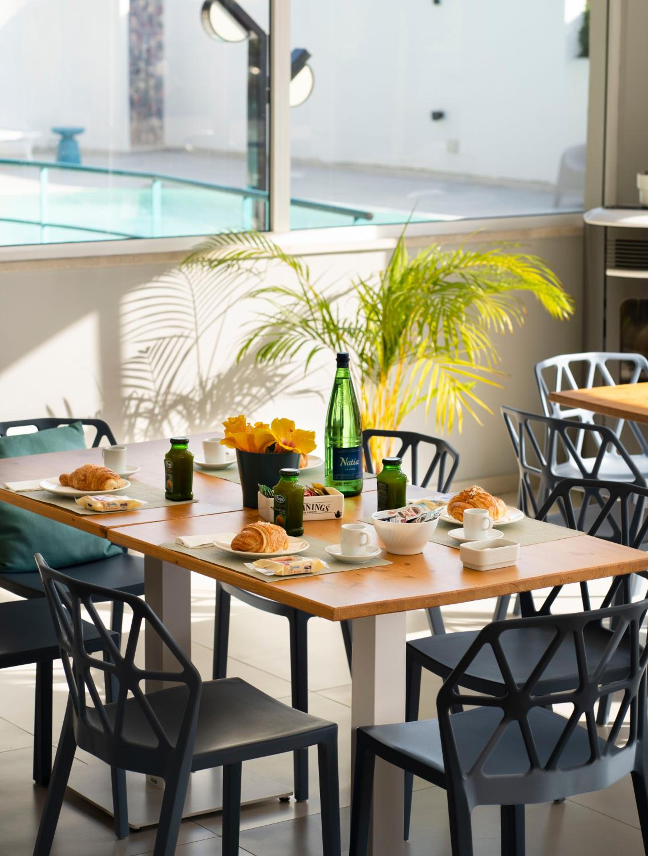 Apartment with Balcony - Photo 14