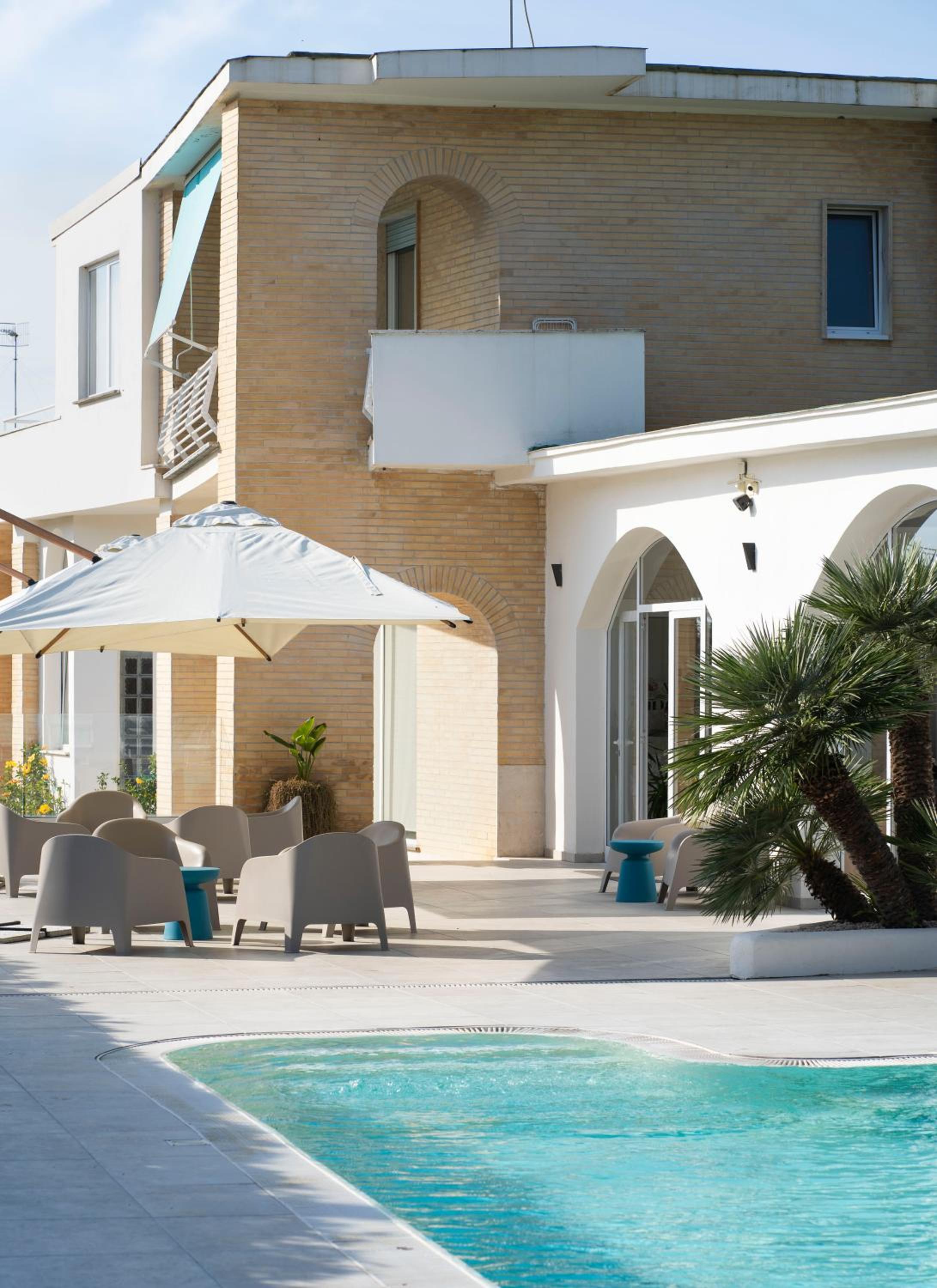 Apartment with Balcony - Photo 10
