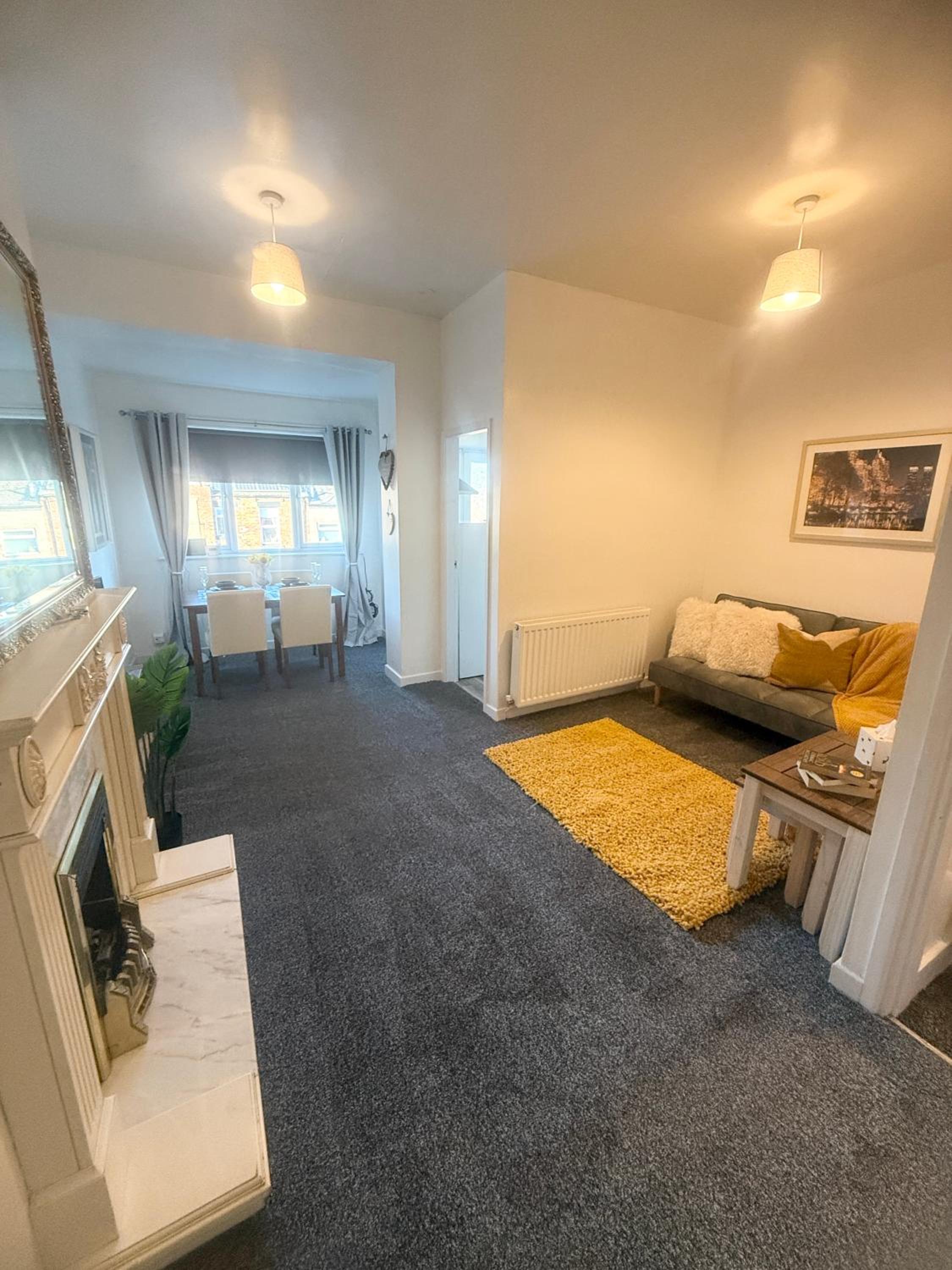 One-Bedroom Apartment photo 1