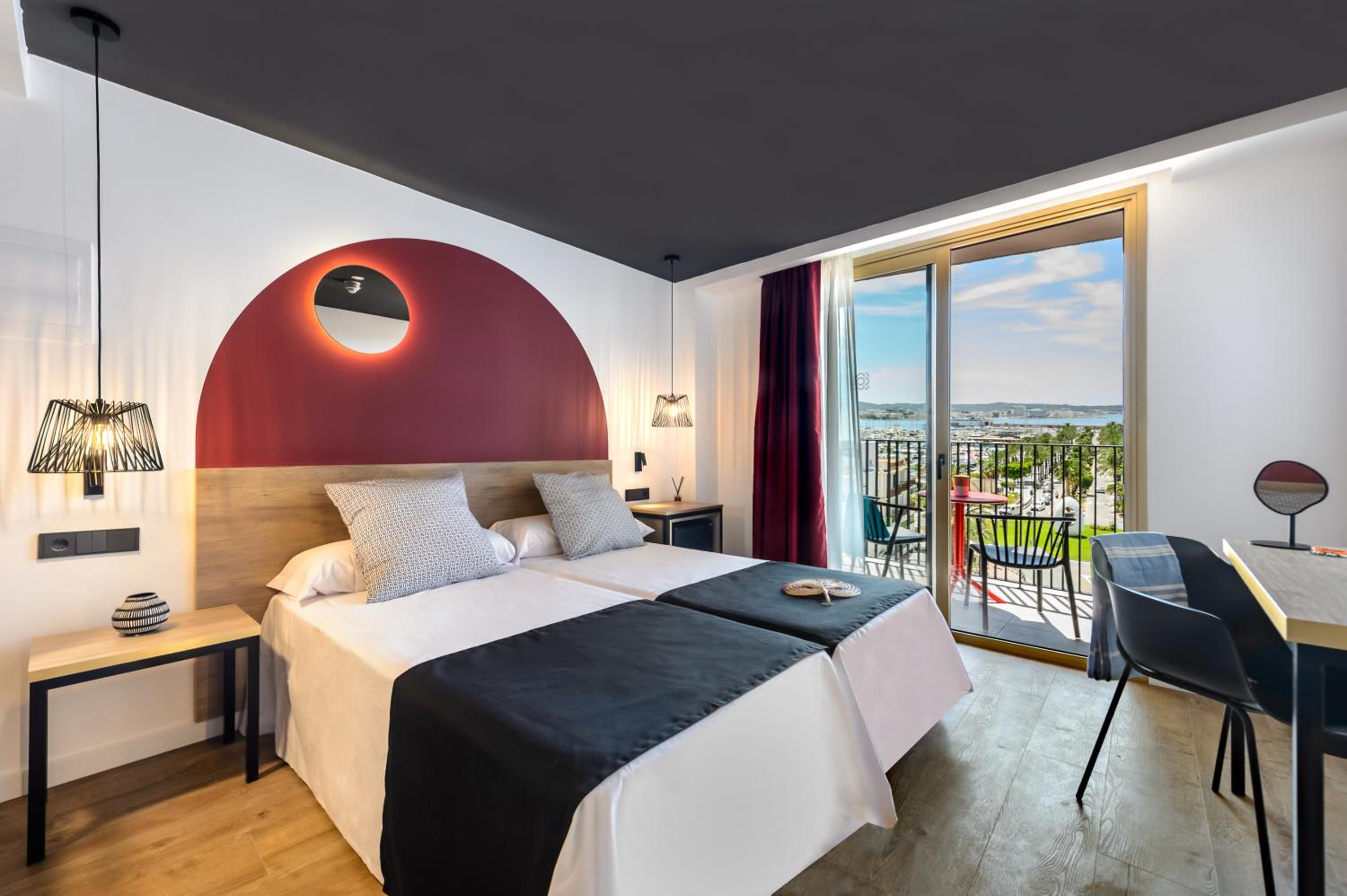 Relax in stylish comfort with stunning views!