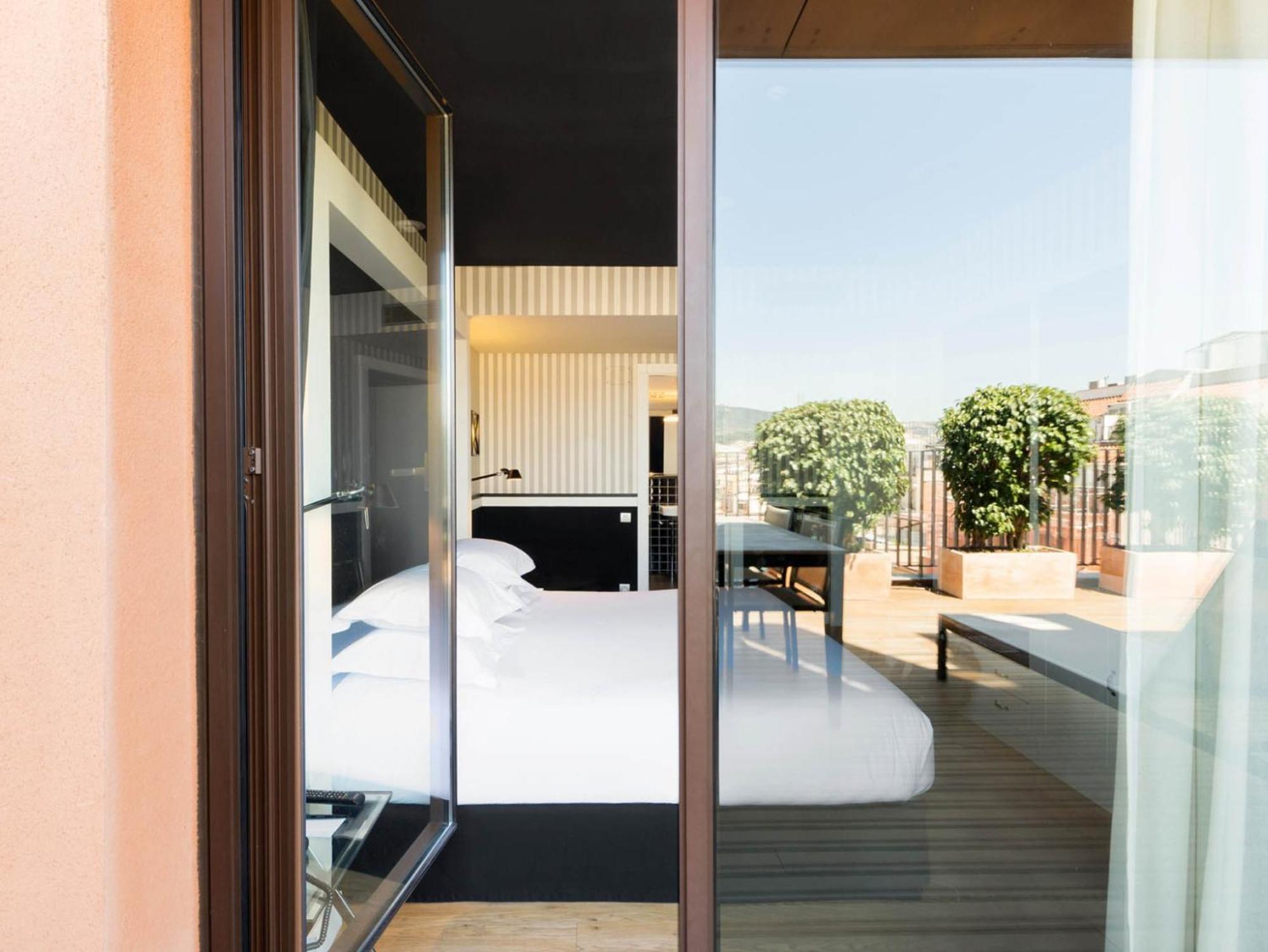 Suite with Terrace photo 2