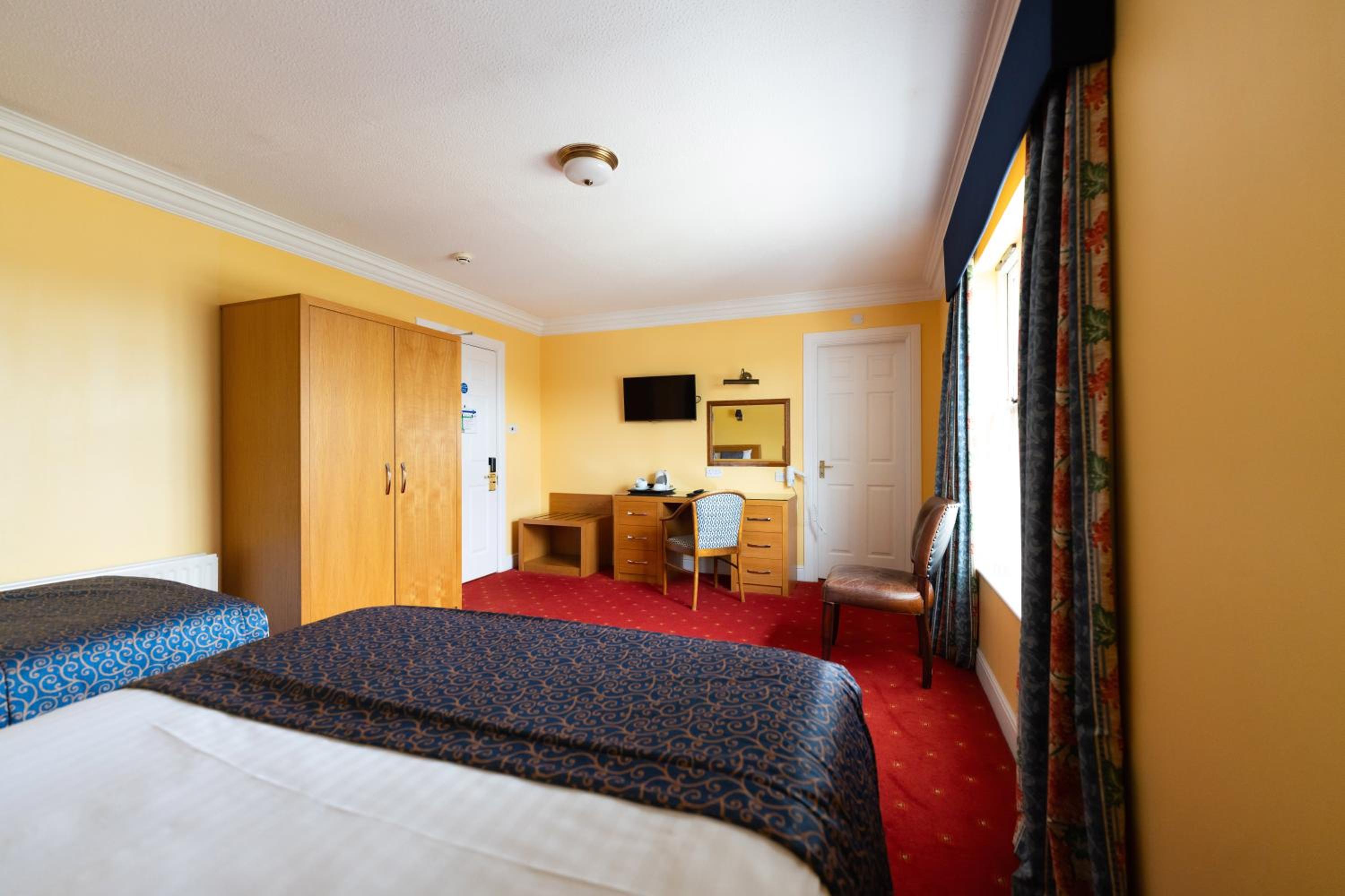 Standard Triple Room photo 2