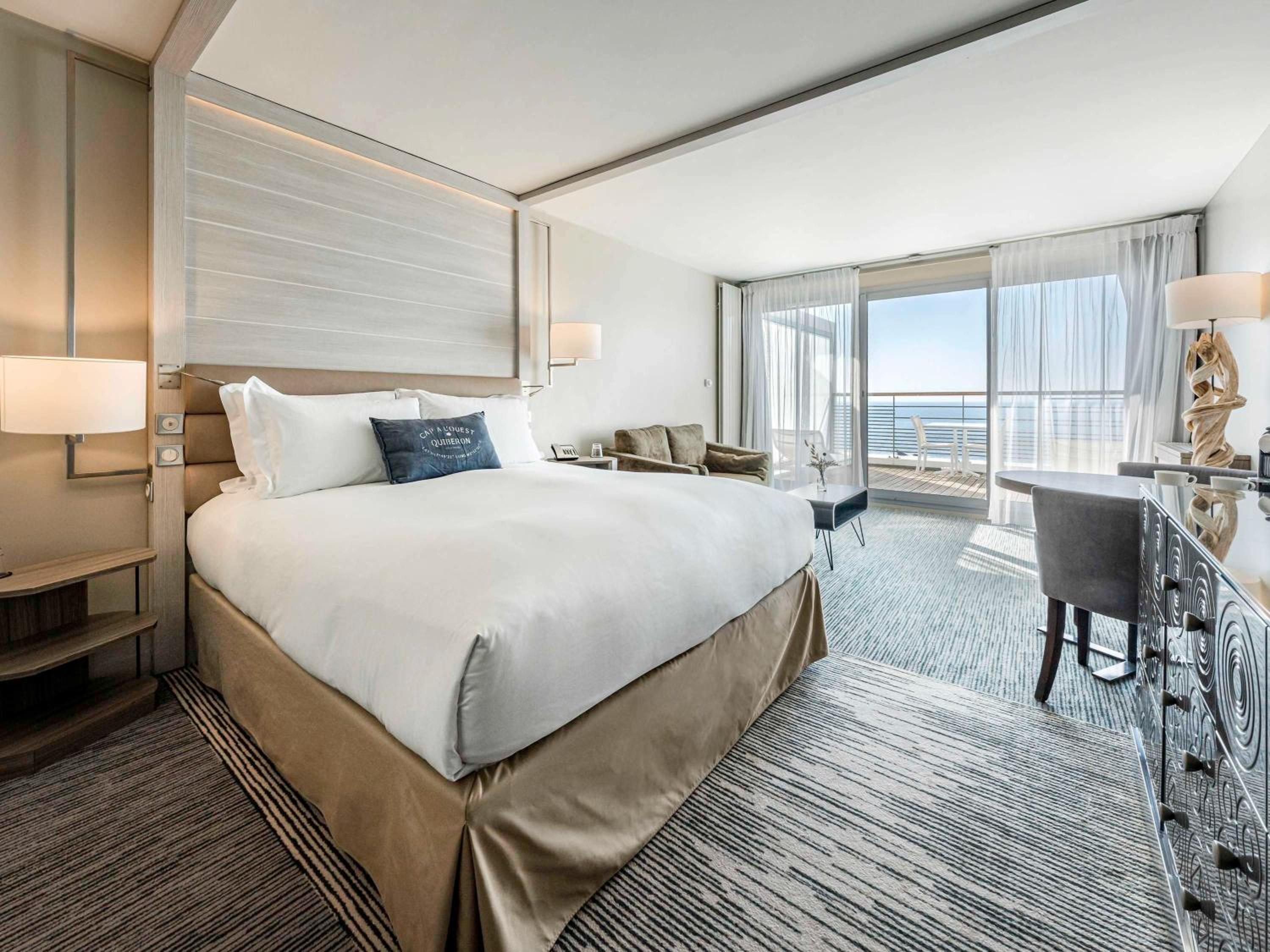 Sofitel Suite with Balcony - Facing The Sea - Photo 1