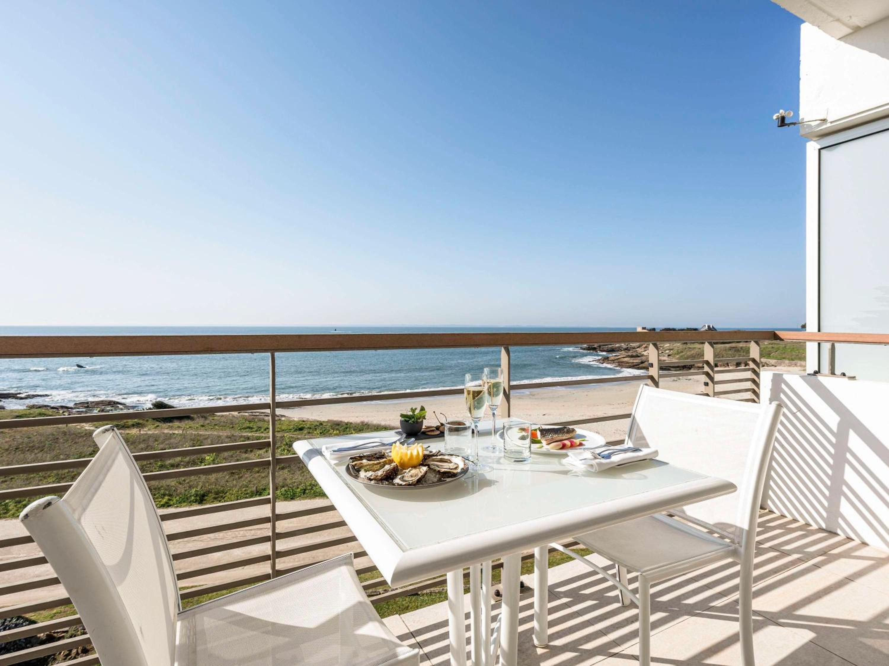 Sofitel Suite with Balcony - Facing The Sea - Photo 17