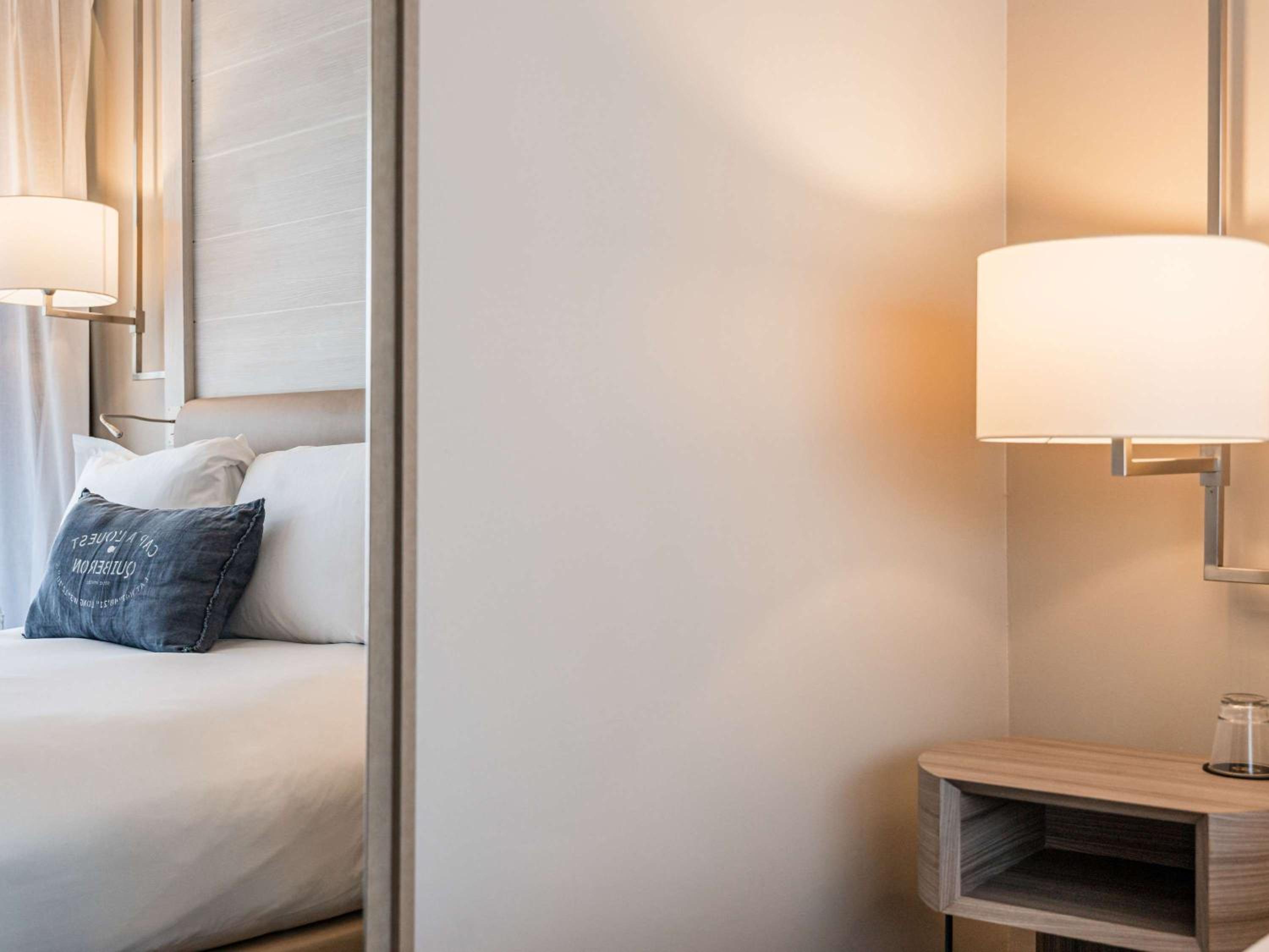 Classic Twin Room with Balcony - Inland Side - Photo 11