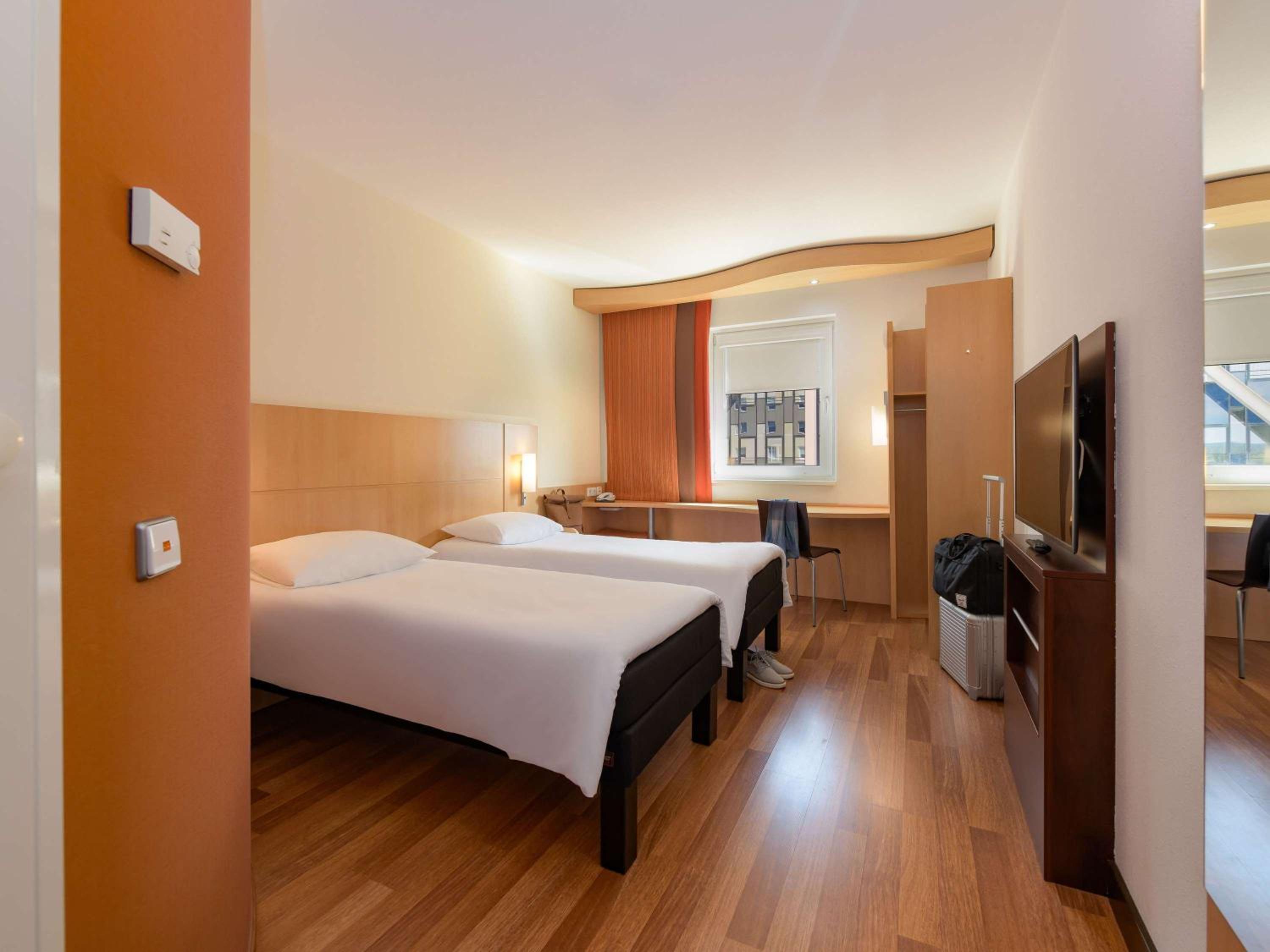 Standard Double Room - Photo 3