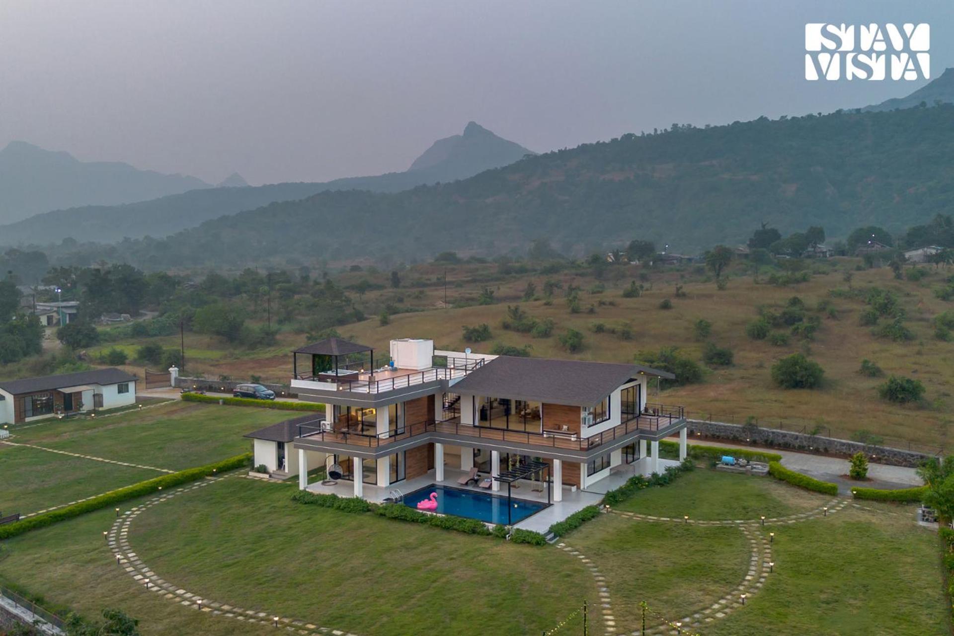 Three-Bedroom Villa photo 2