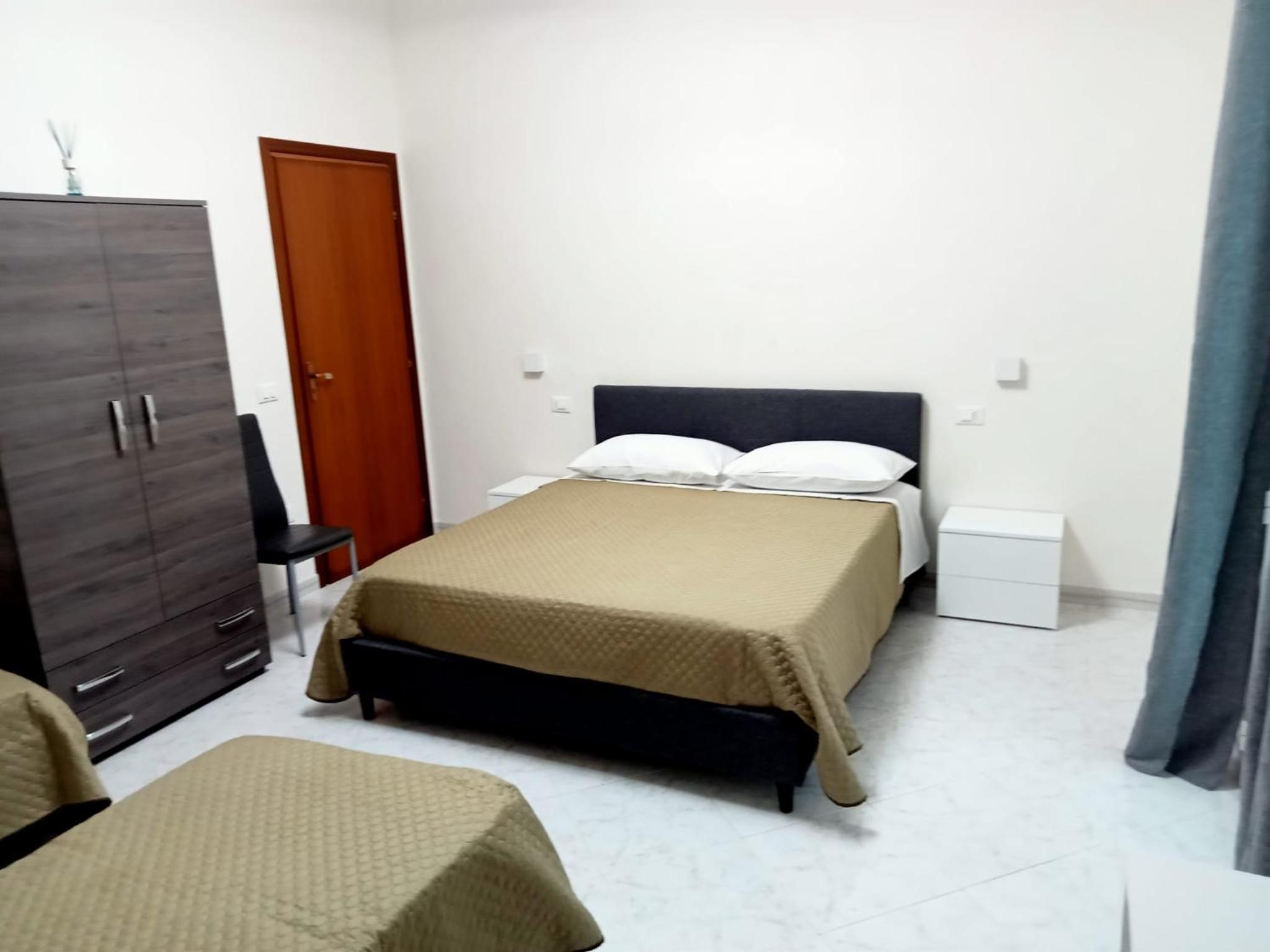 Large Double Room photo 1