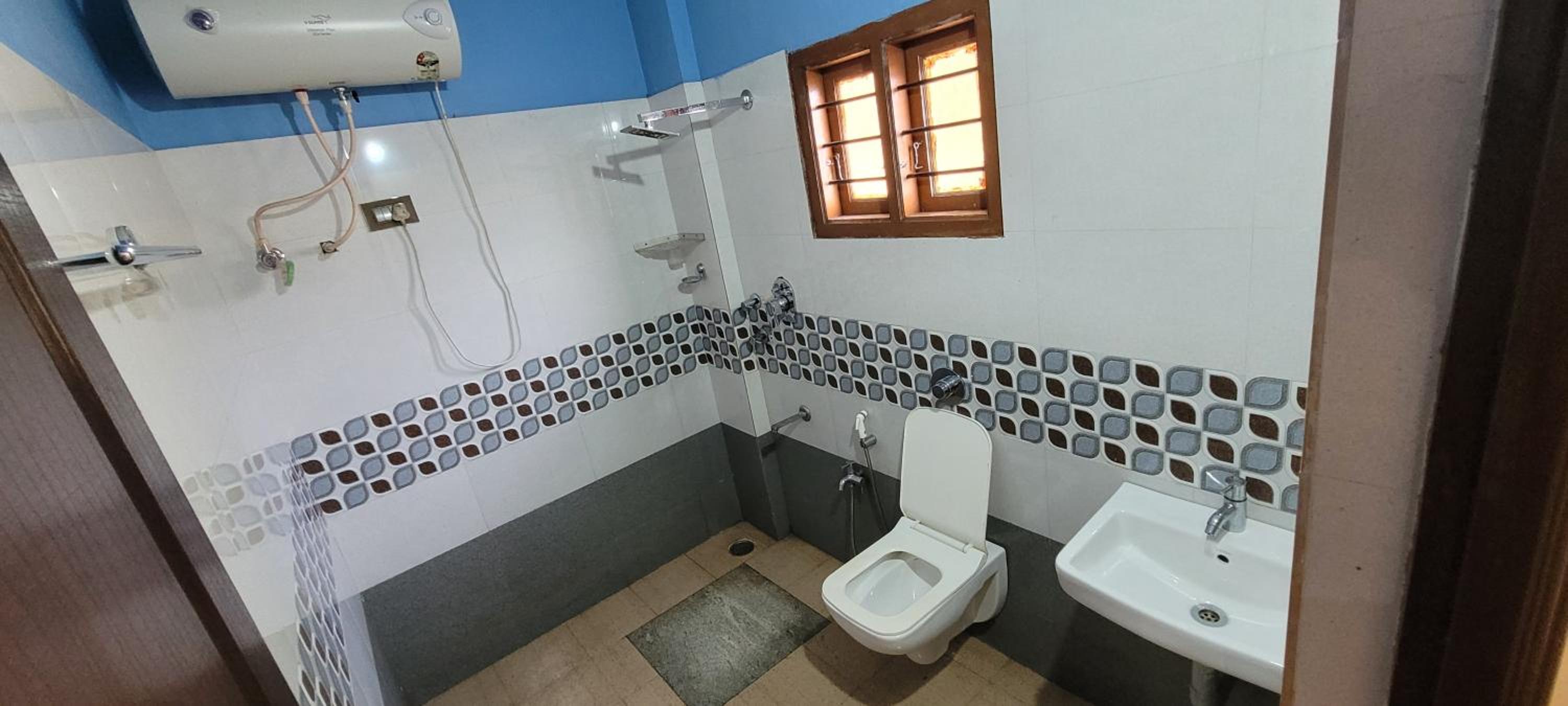 Mixed Dormitory Room photo 3