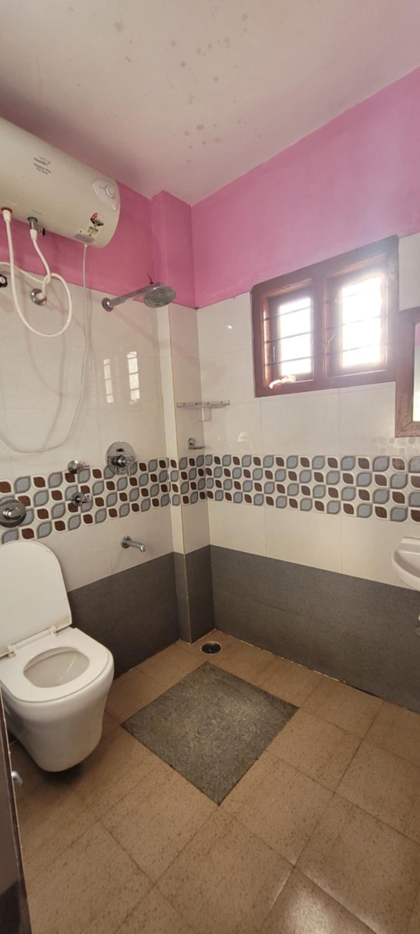 Standard Double Room - Photo 11
