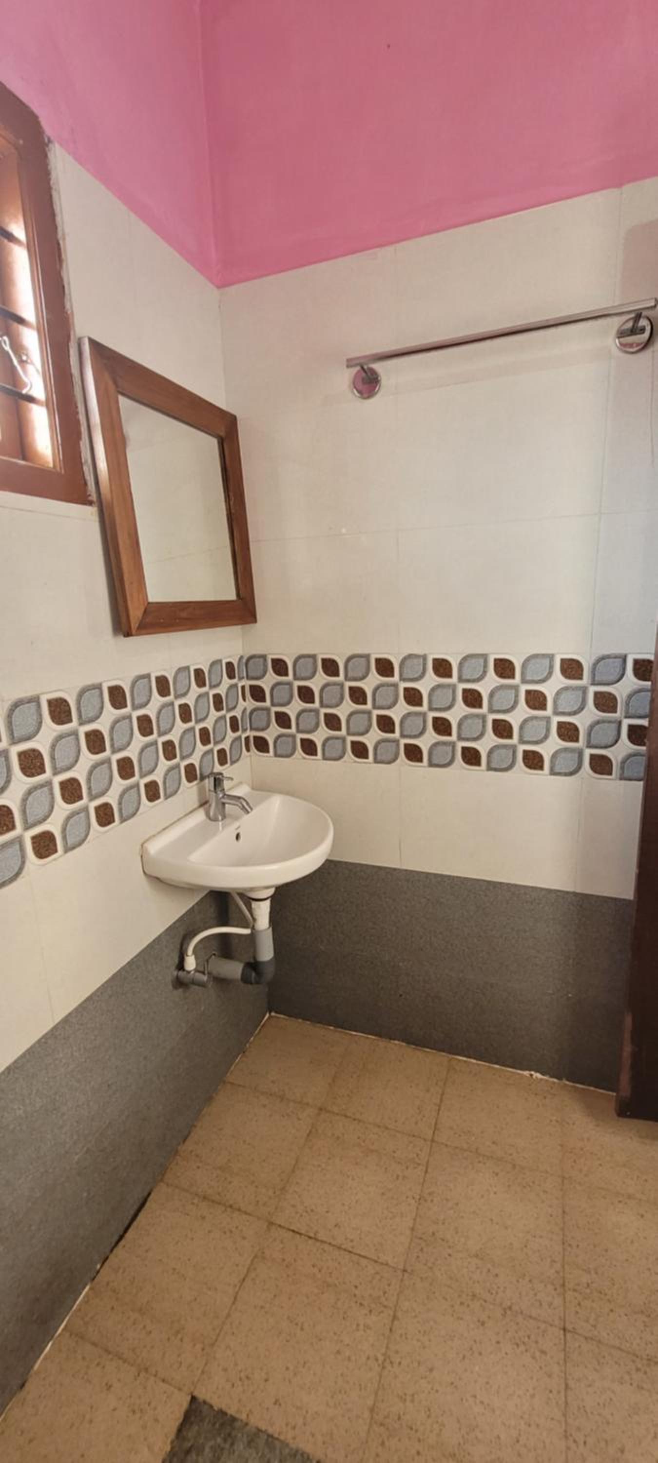 Standard Double Room - Photo 12