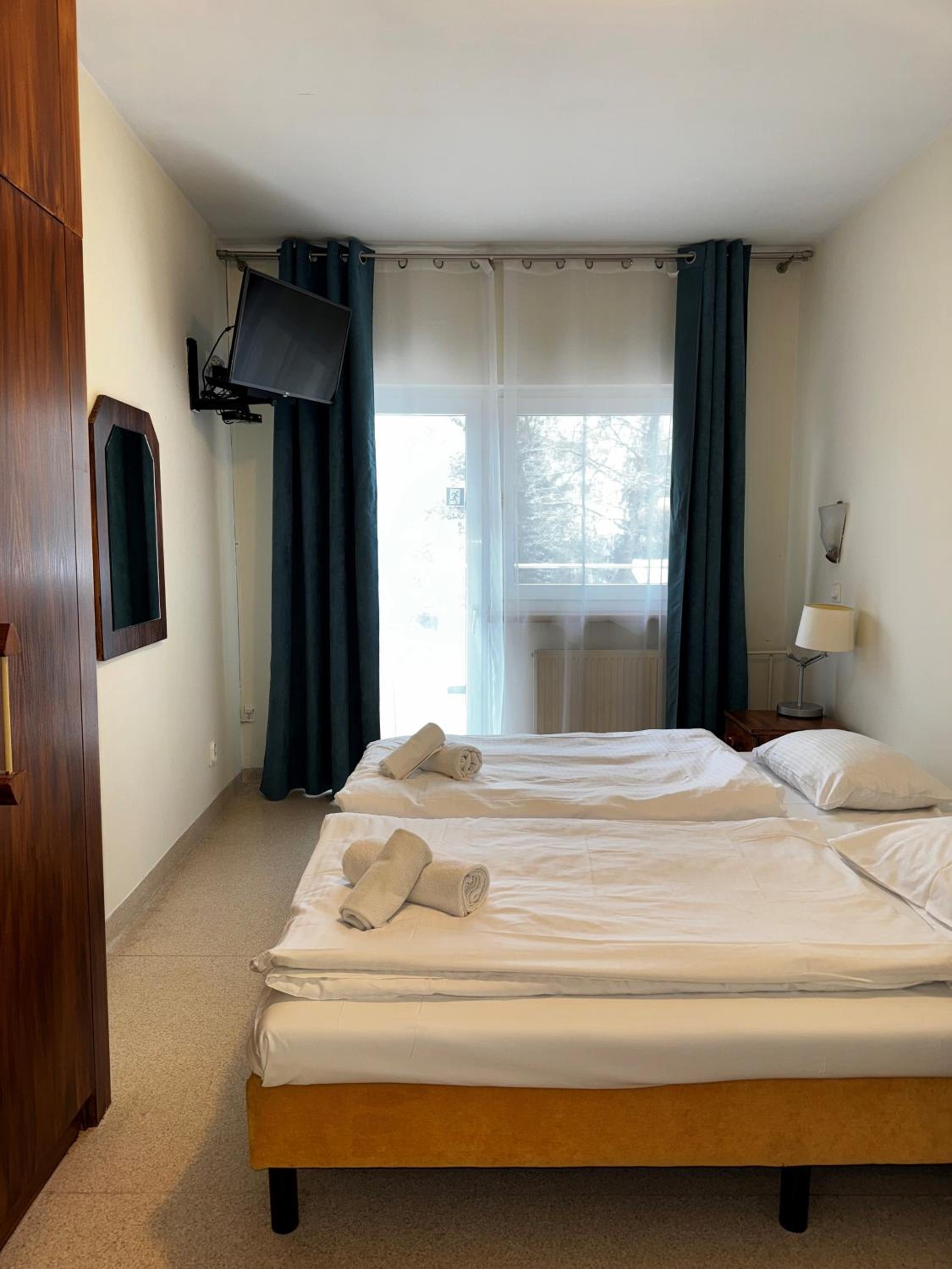 Twin Room - Photo 4