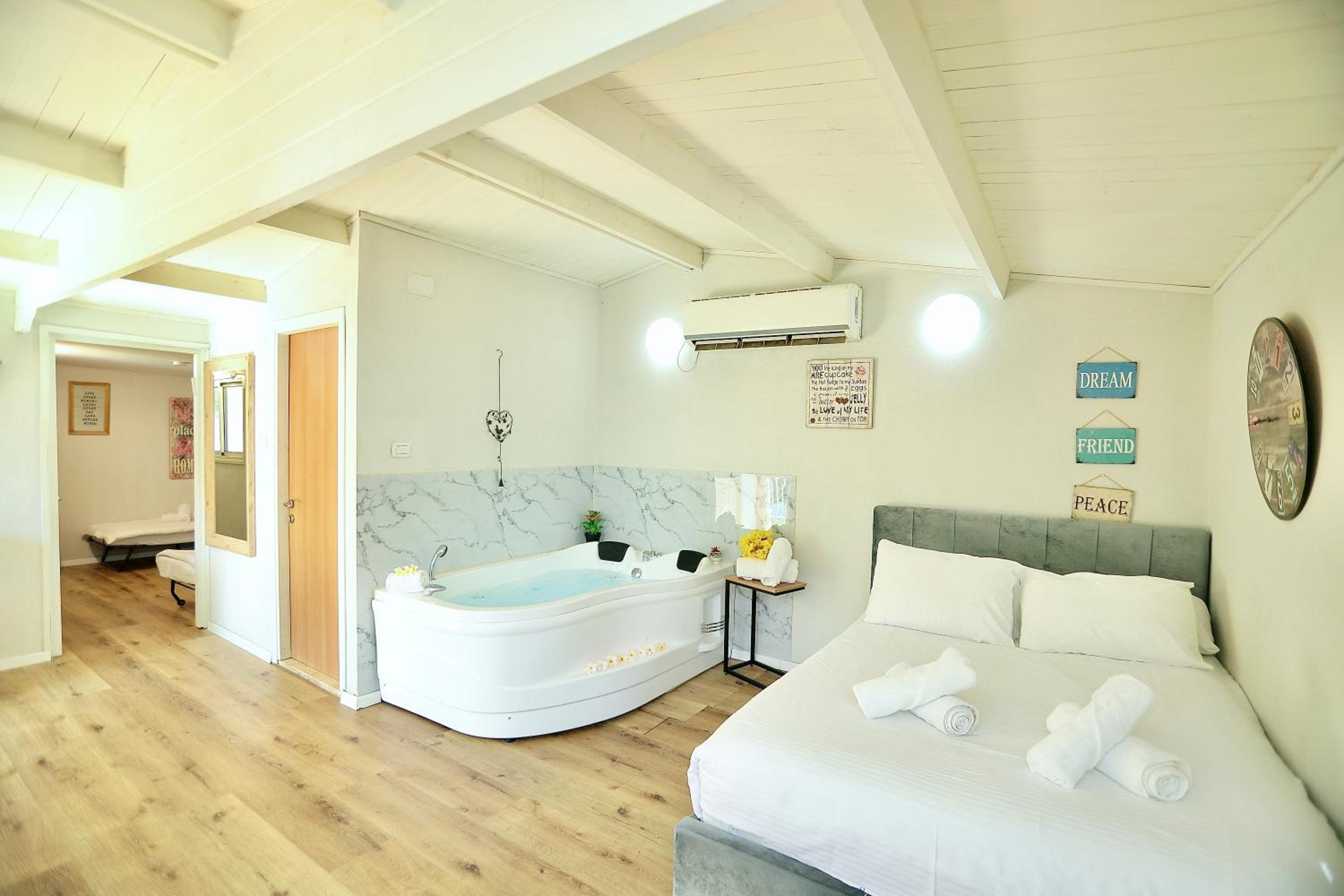 One-Bedroom Chalet - Photo 14