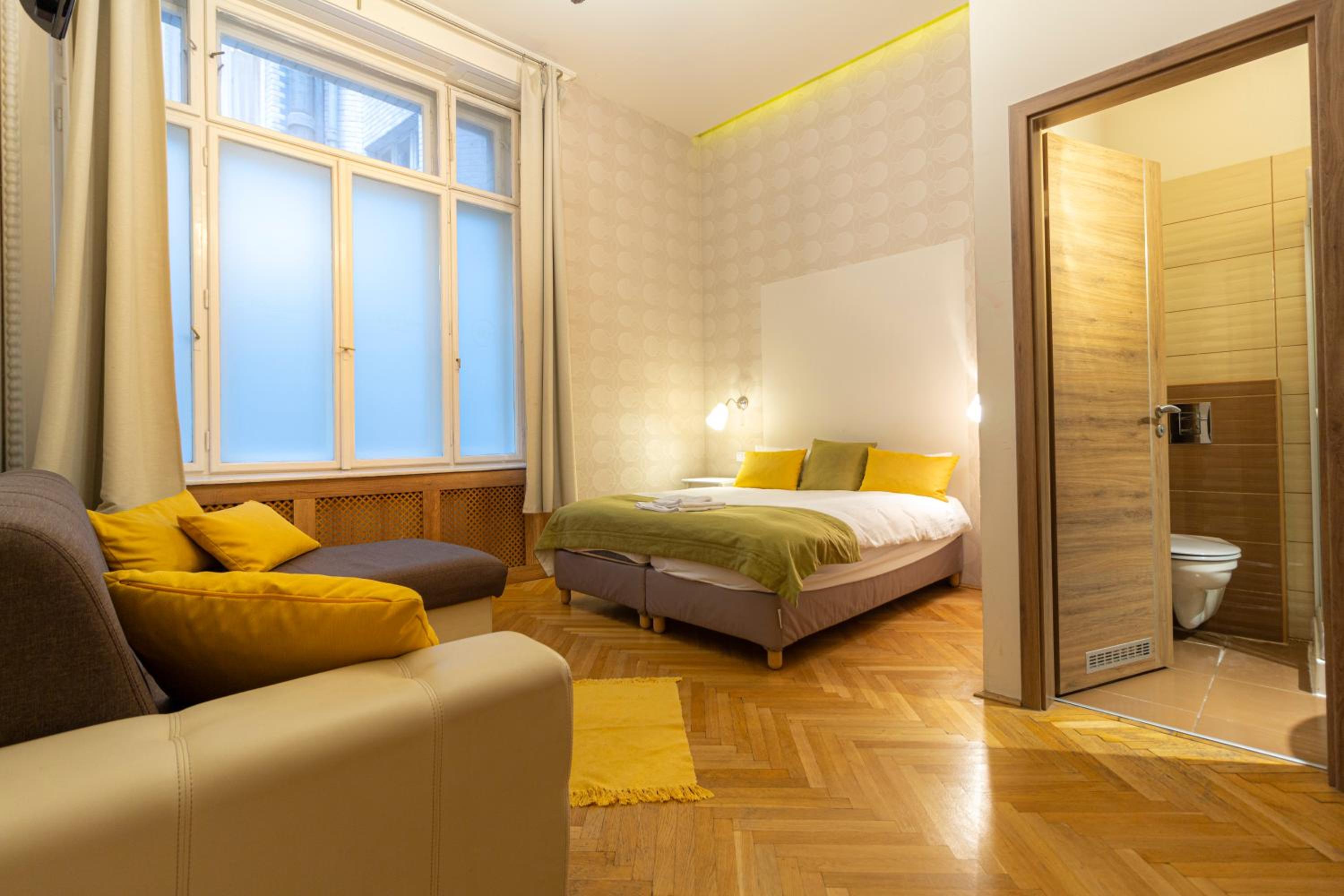 Standard Triple Room - Photo 1