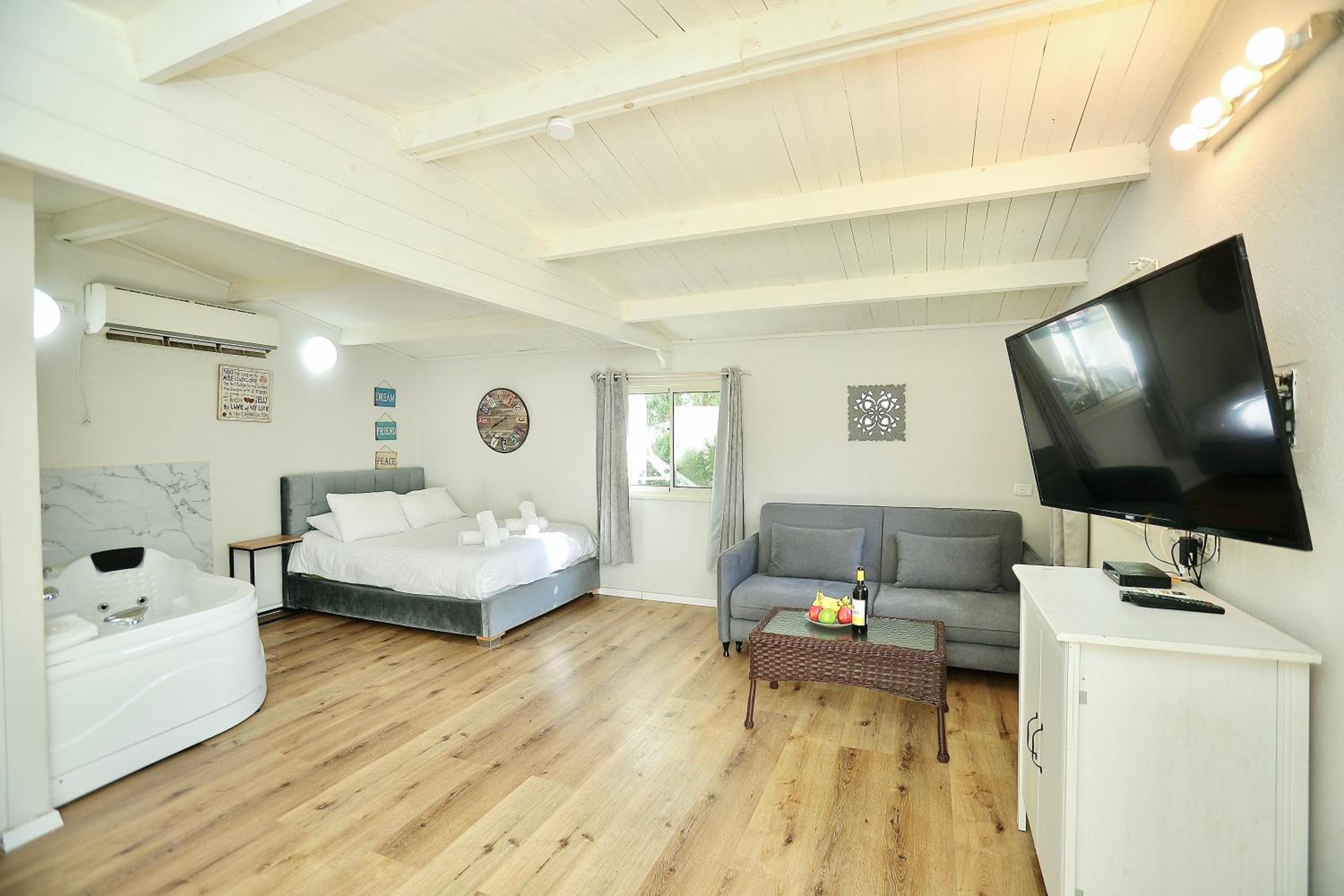 One-Bedroom Chalet - Photo 1