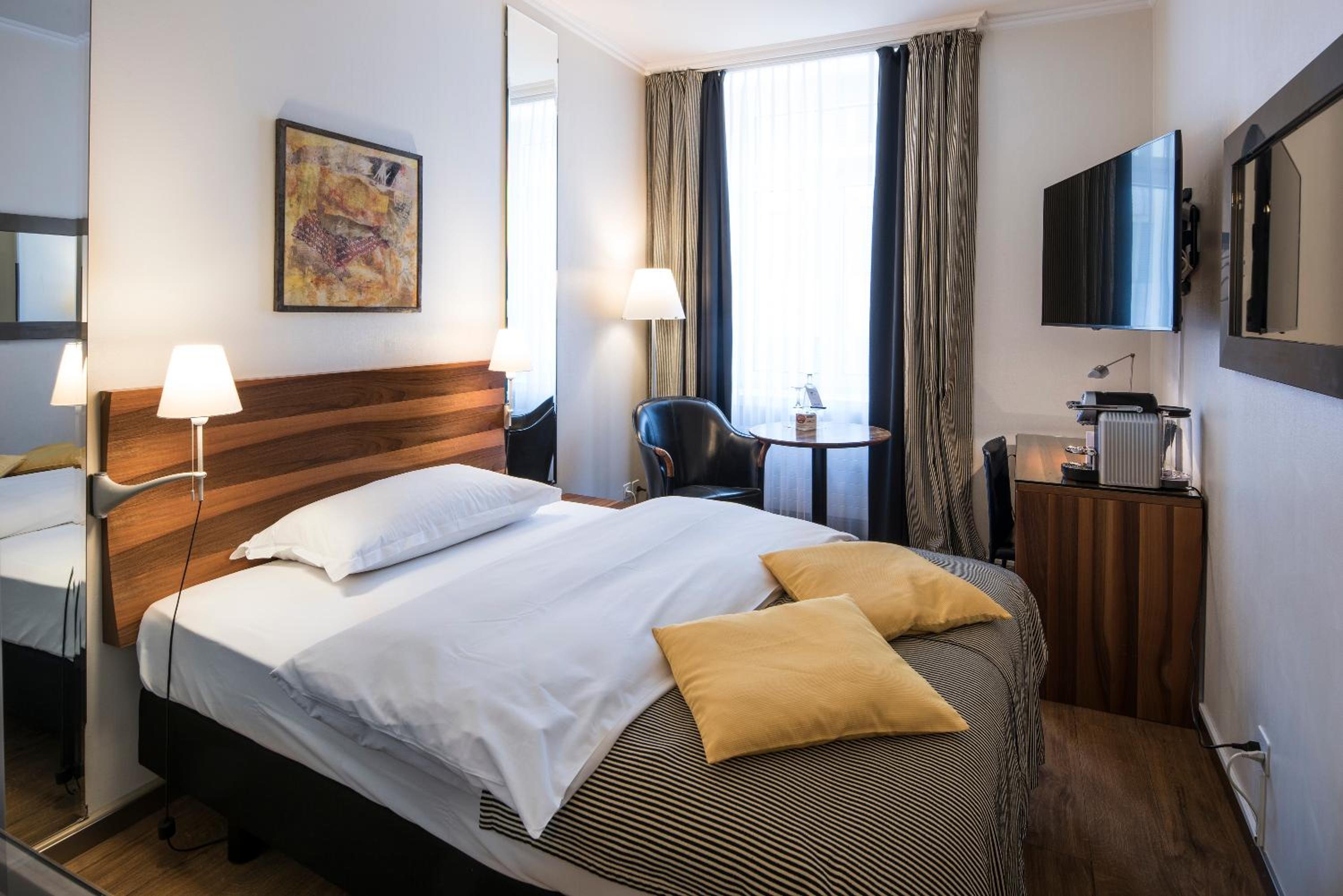 Single Room - Photo 1