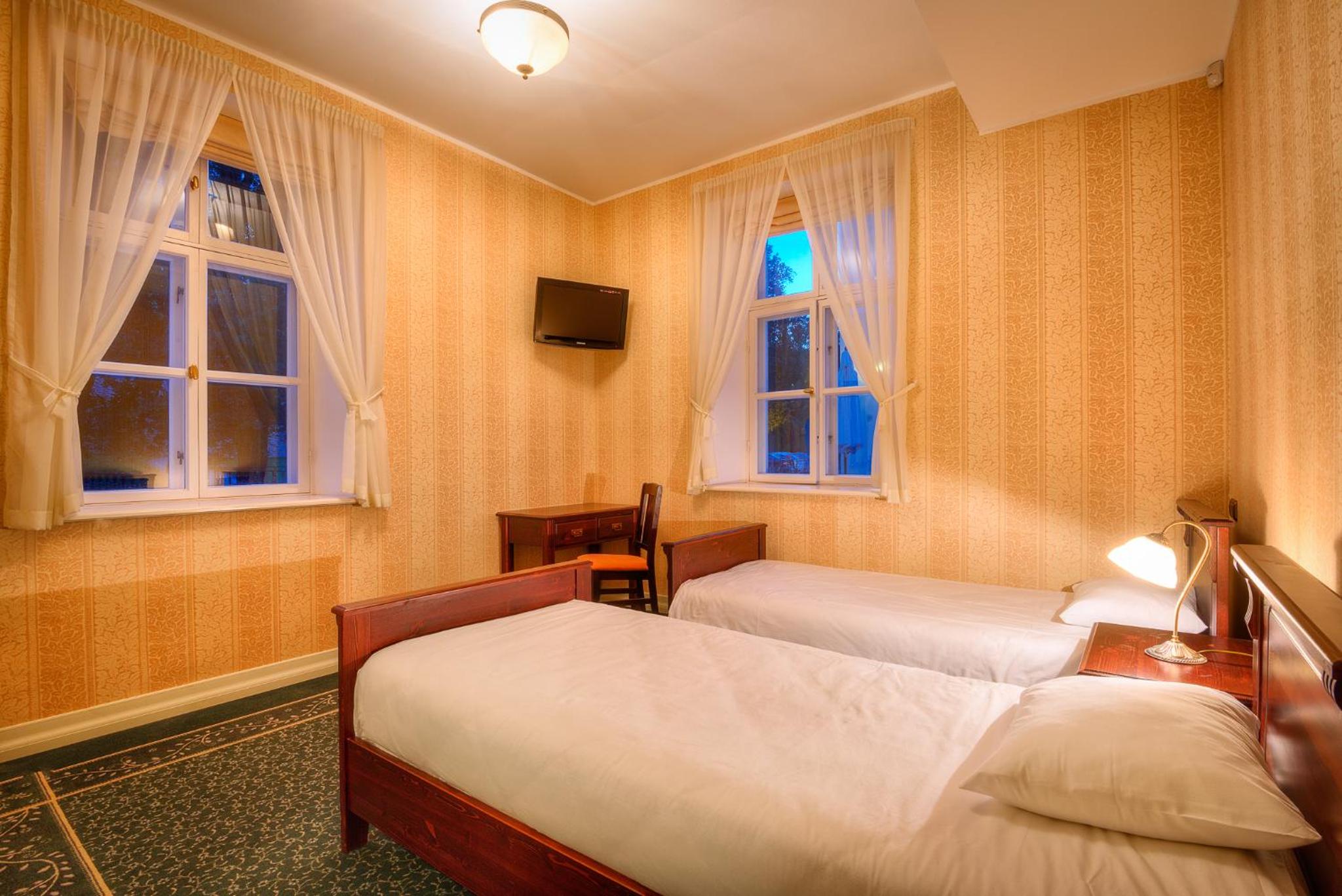 Twin Room With Private Bathroom photo 1