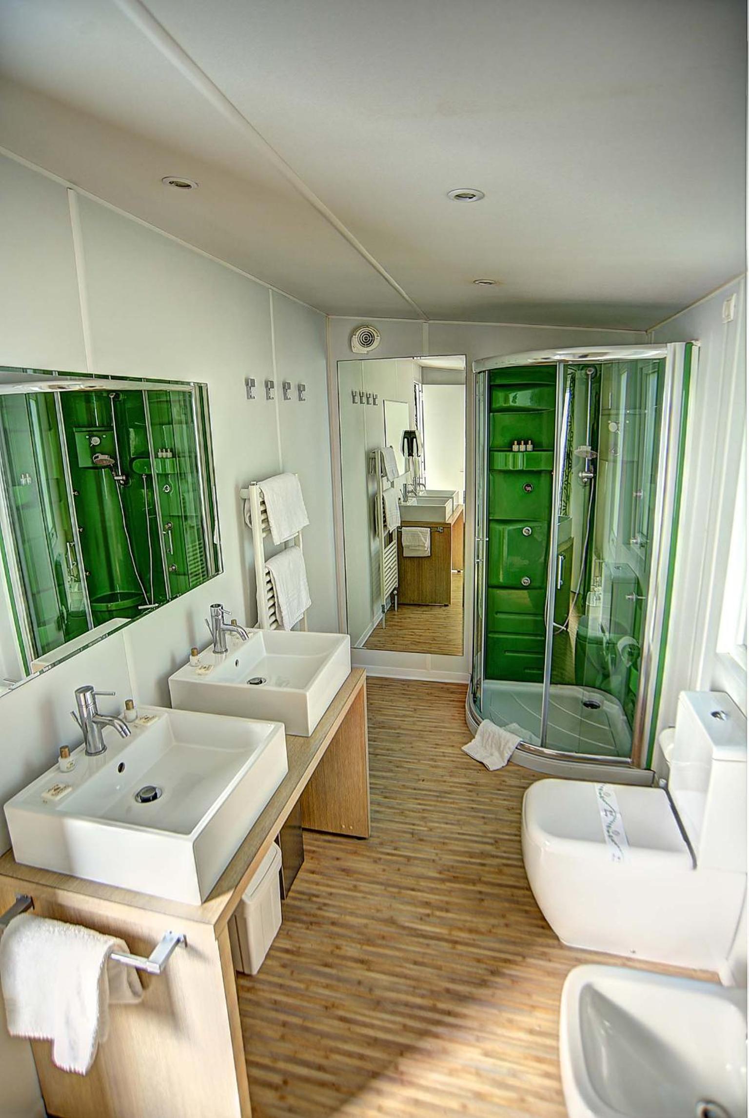 Deluxe Bungalow photo 3