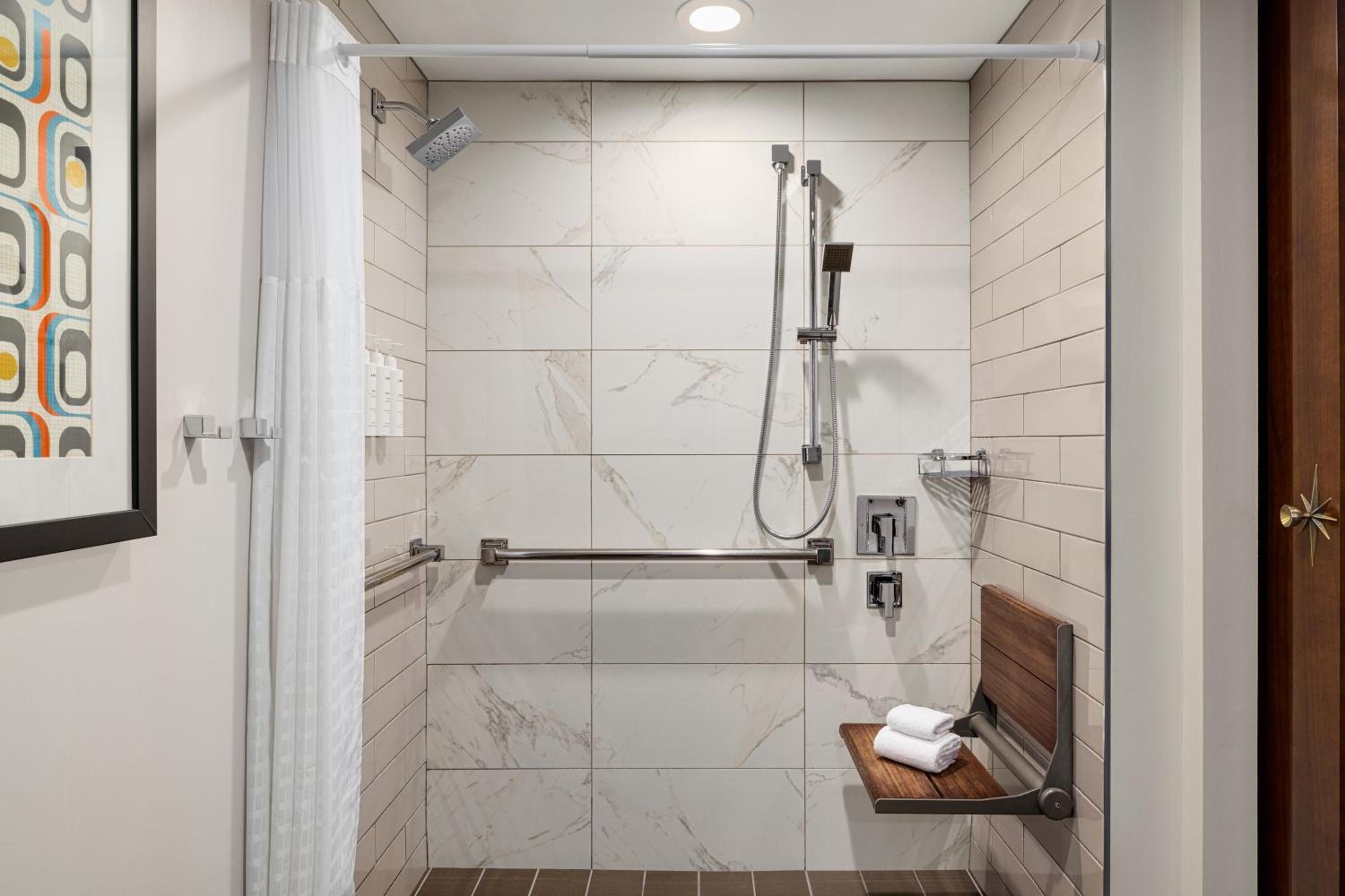 King Room with Roll-In Shower - Mobility and Hearing Access - Photo 2