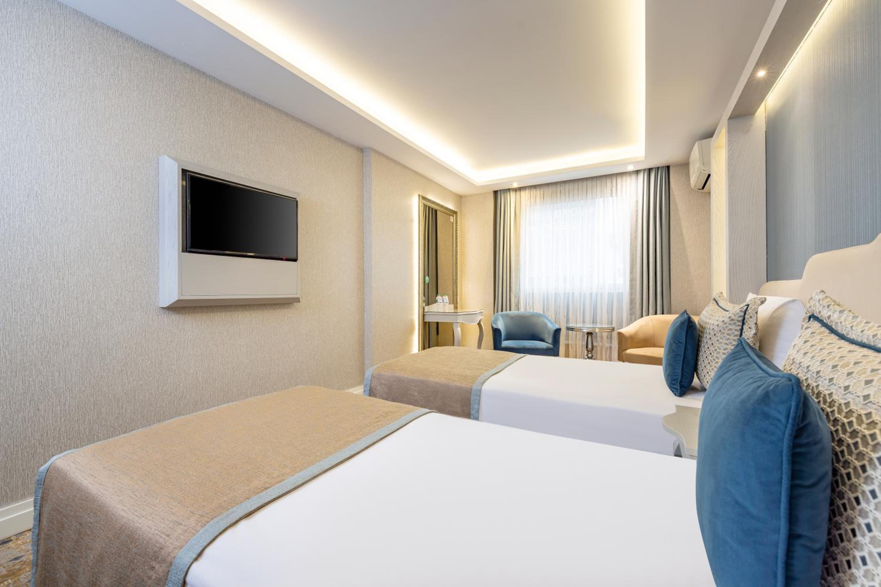 Standard Double or Twin Room photo 1