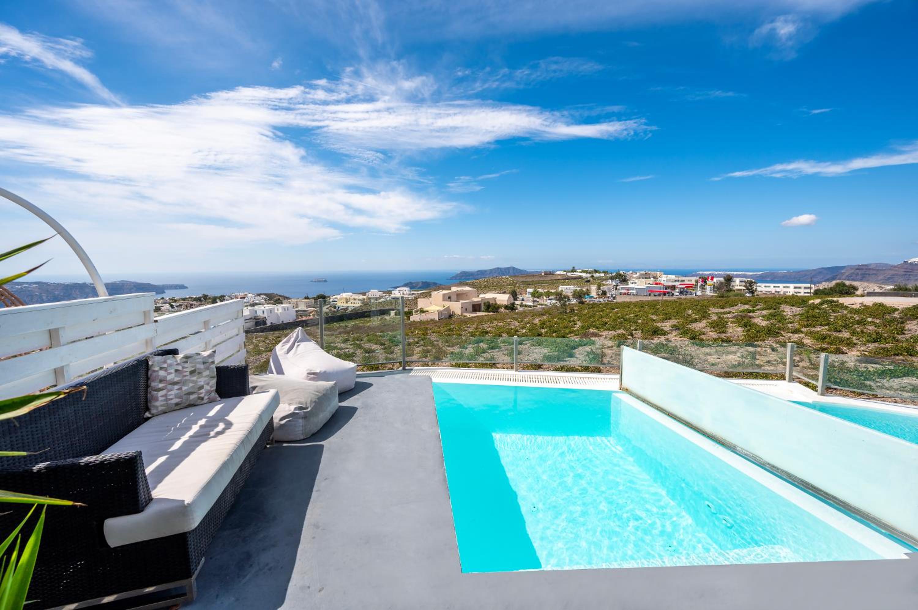 Superior with Private Pool & Sea View - Photo 2