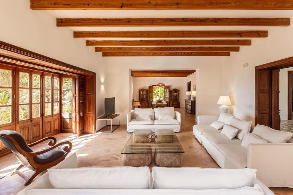 Villa photo 2