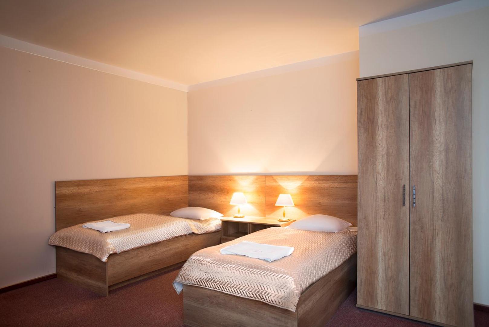 Twin Room with Extra Bed - Photo 1