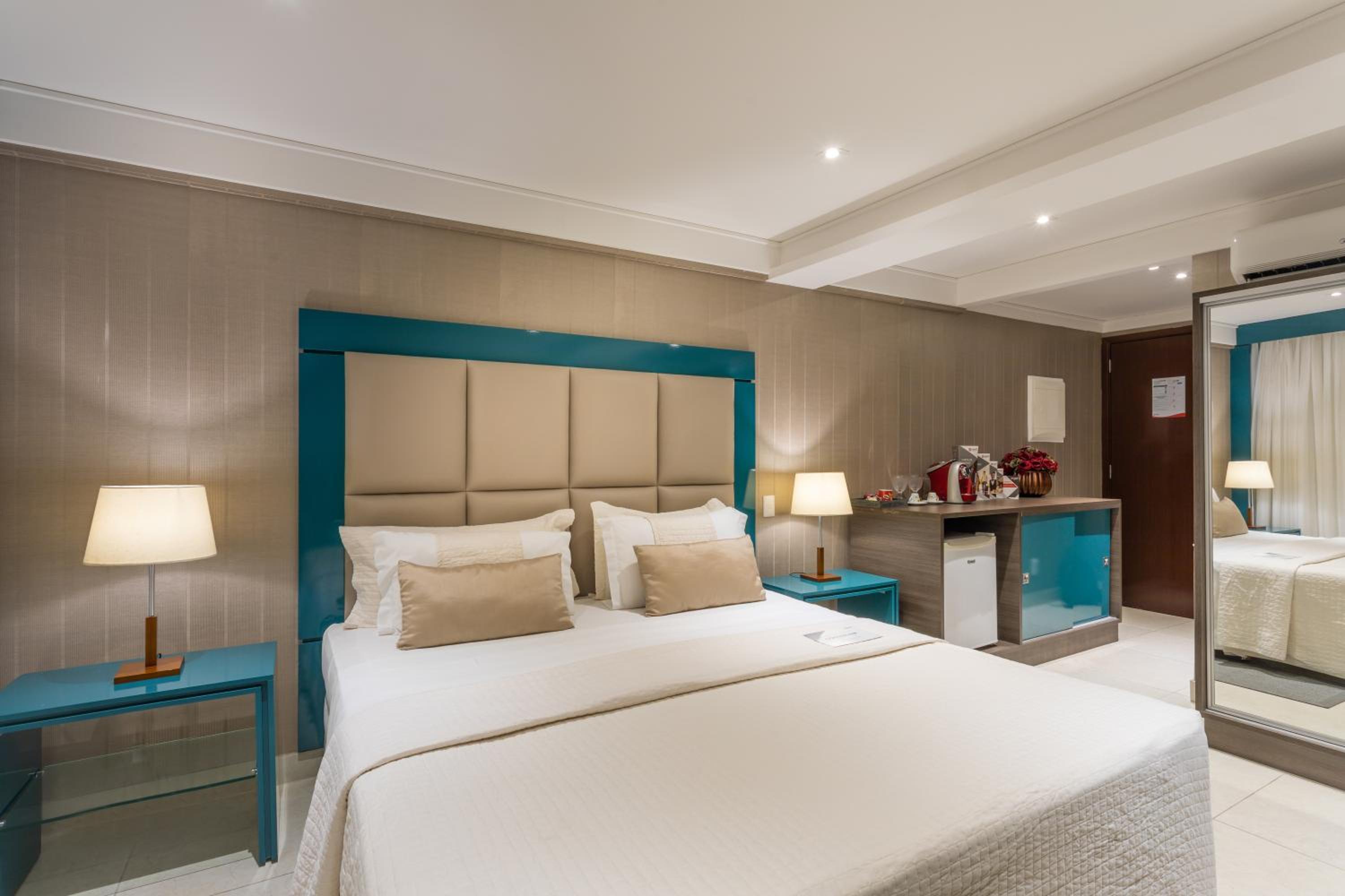Deluxe Suite with Sea View photo 2