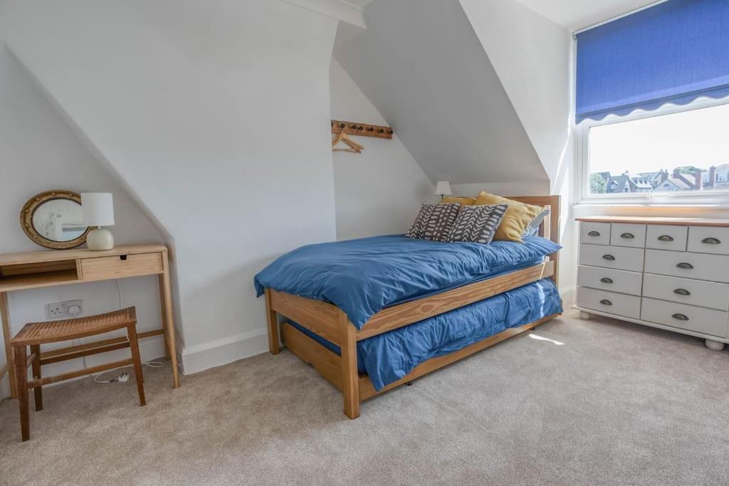 Three-Bedroom Apartment - High Floor photo 1